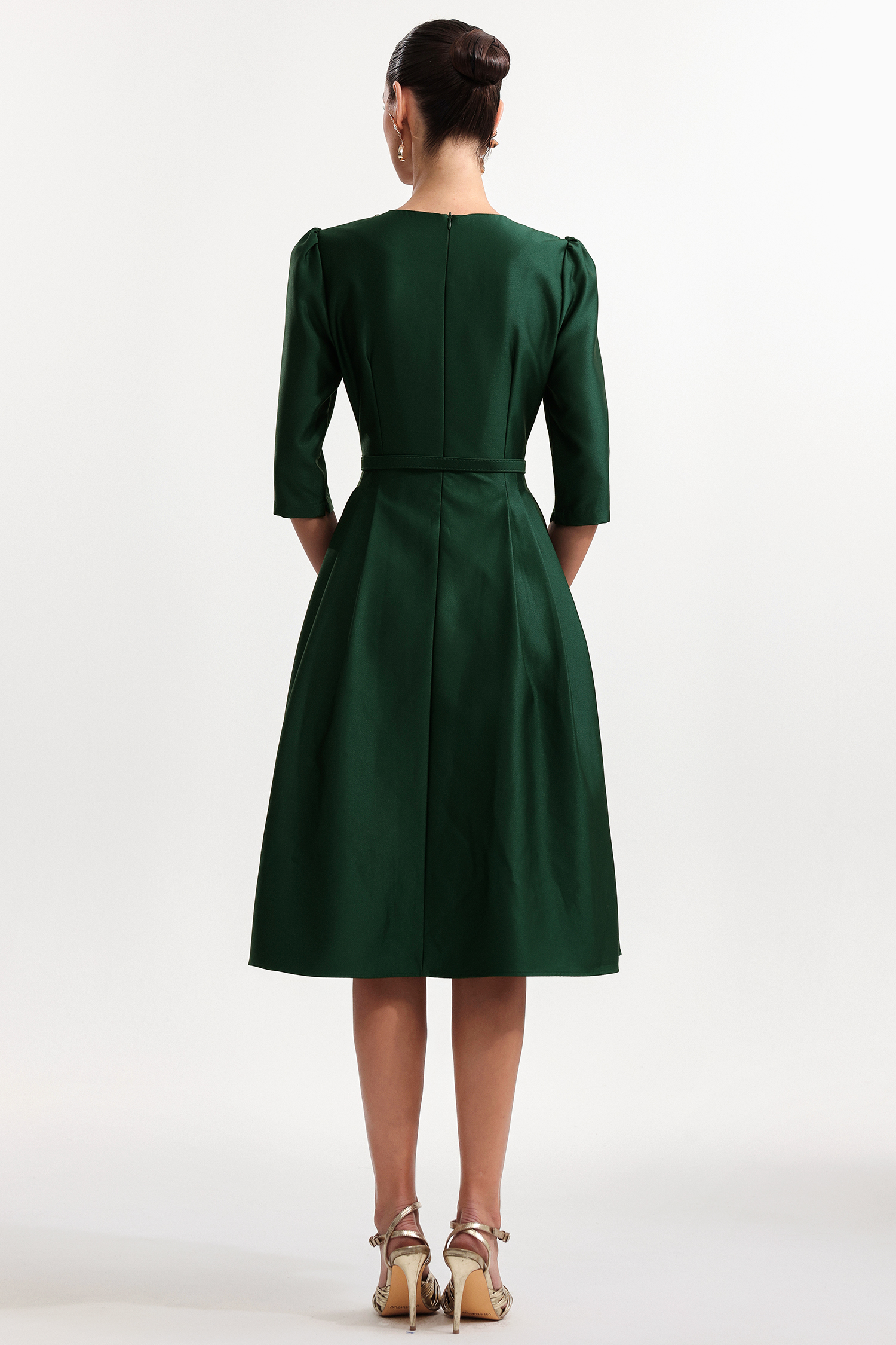 Unico Vintage Cinched Waist Round Neck Half Sleeve Rhinestone Woven Midi Dress