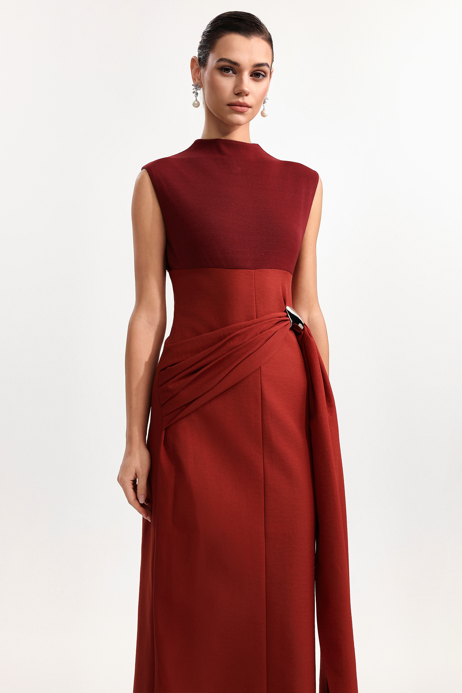 Elana Elegant Cinched Waist Sleeveless Pleated Woven Maxi Dress