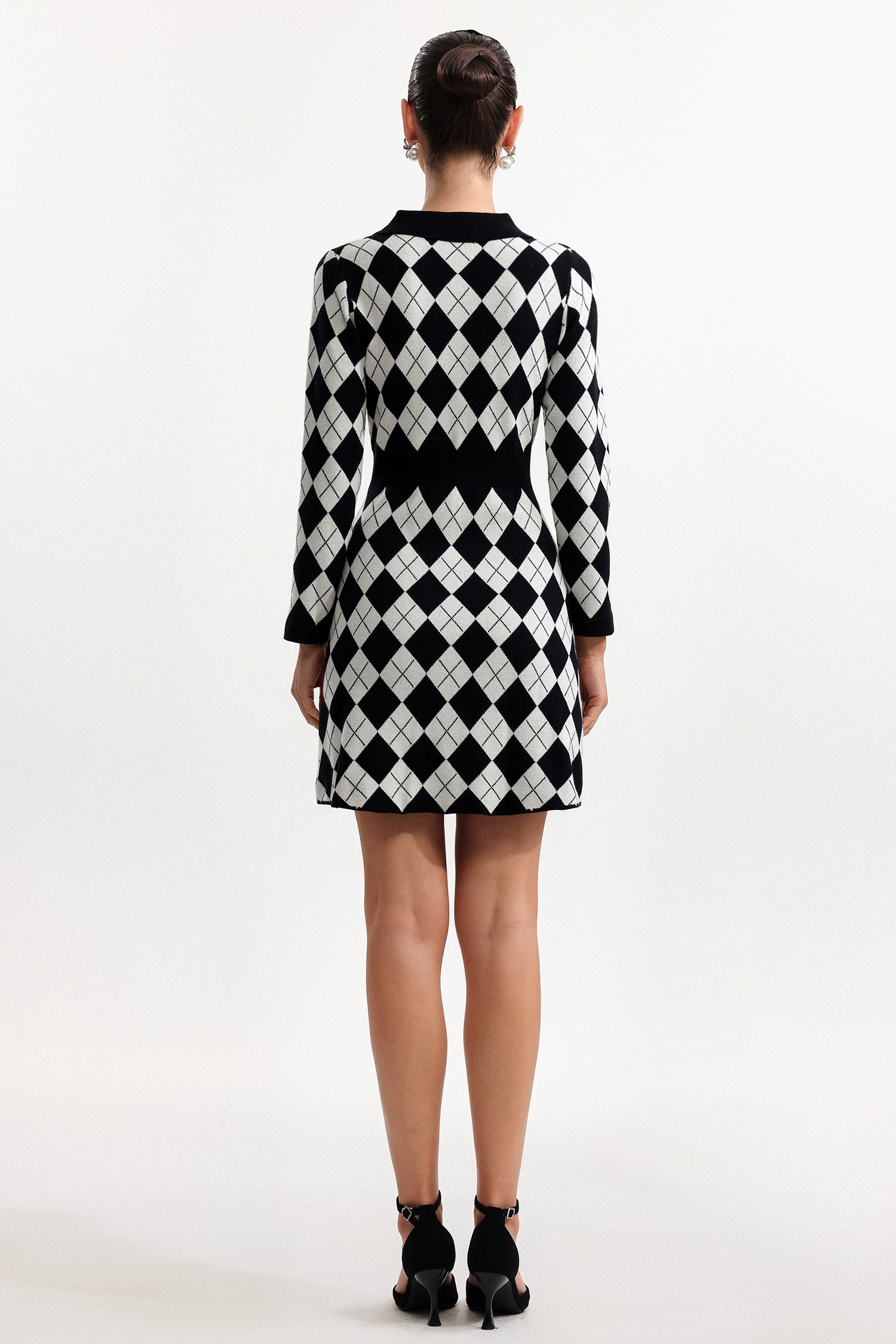 Deirdre Elegant Contour Long Sleeve Argyle Knit Mini Dress