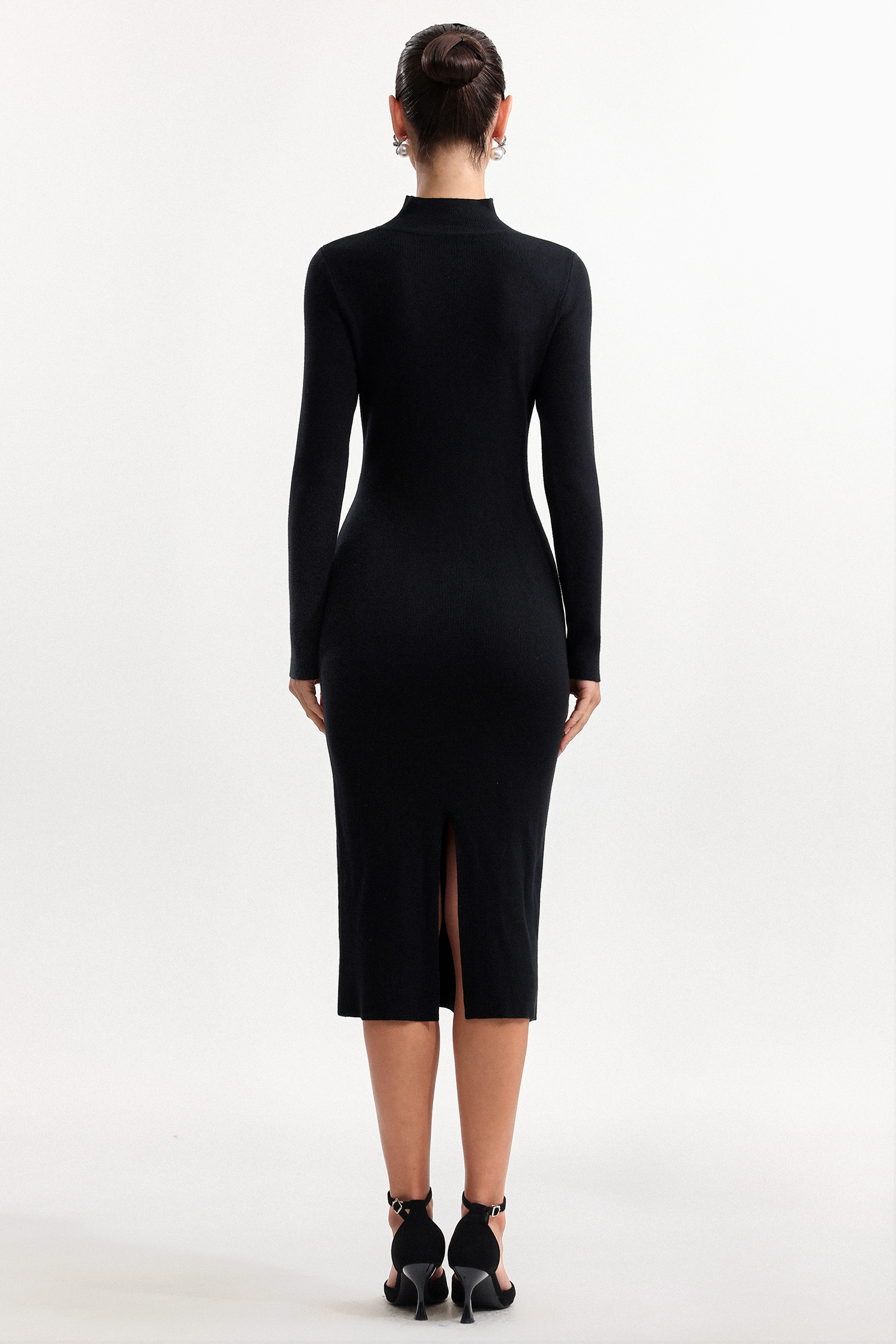 Zaha Chic Contour Long Sleeve Knit Midi Dress