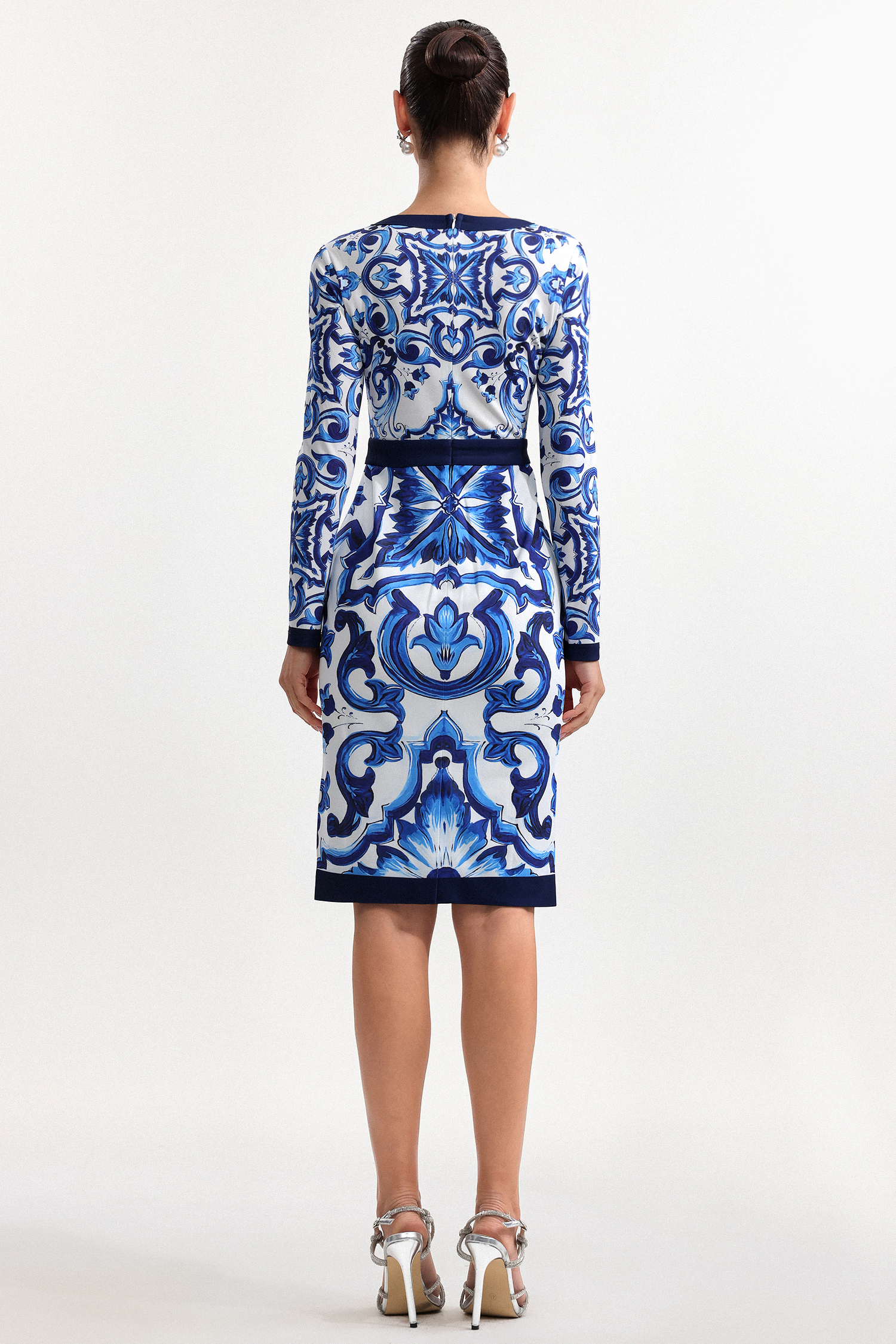 Nerlii Classic Tailored Round Neck Long Sleeve Printed Woven Midi Dress