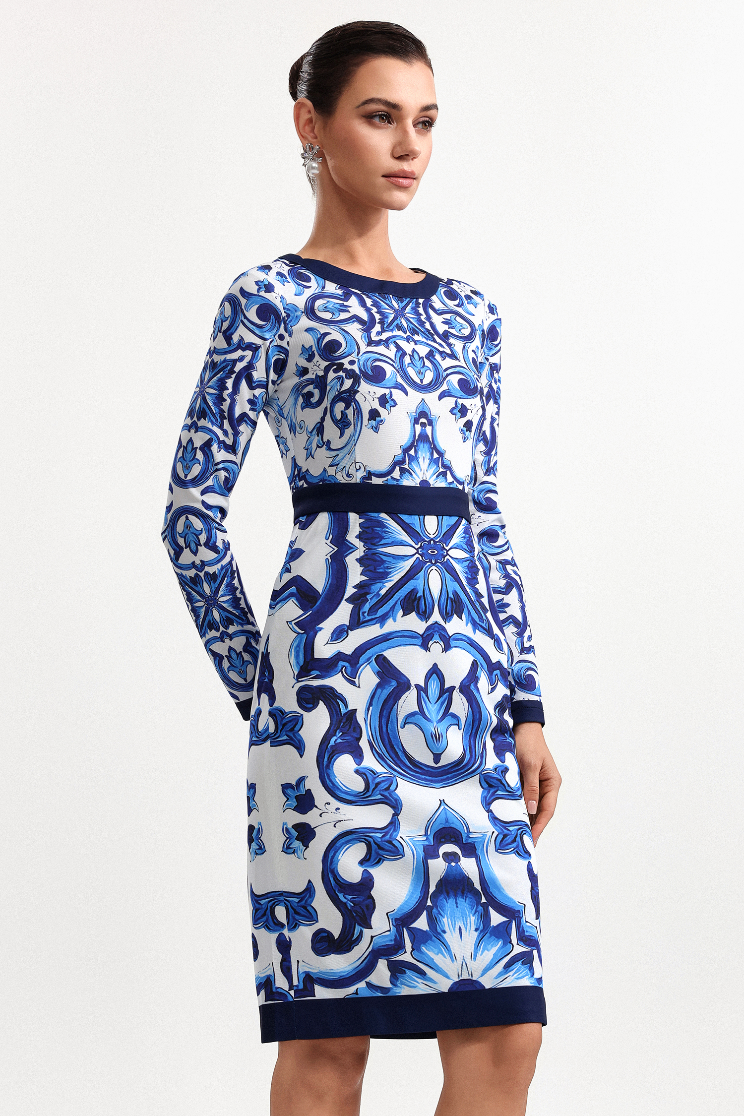 Nerlii Classic Tailored Round Neck Long Sleeve Printed Woven Midi Dress