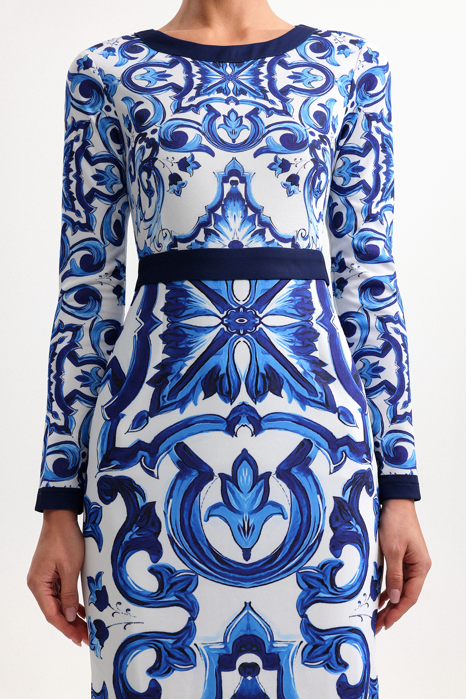 Nerlii Classic Tailored Round Neck Long Sleeve Printed Woven Midi Dress