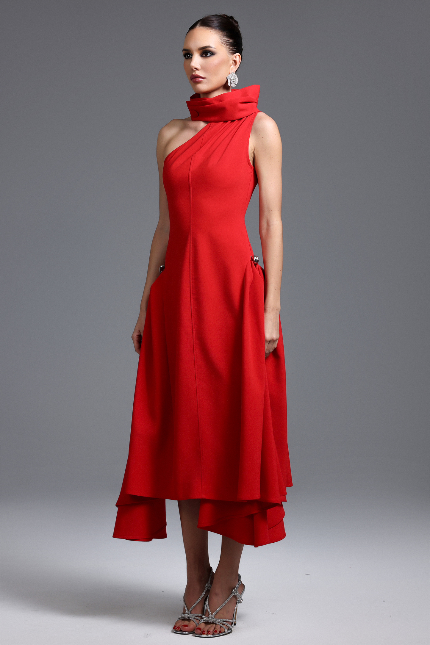 Veren Classic Tailored One Shoulder Detachable Collar Maxi Dress