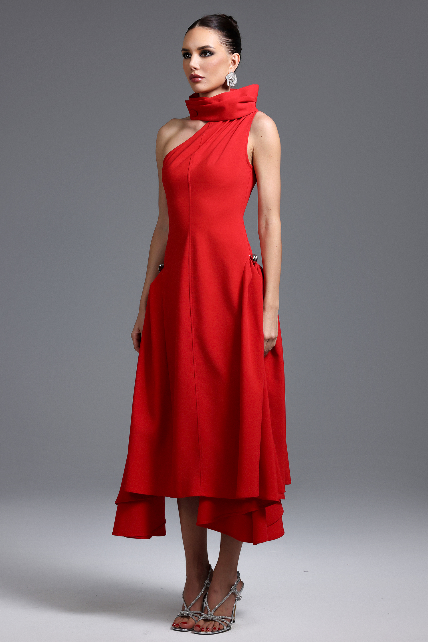 Veren Classic Tailored One Shoulder Detachable Collar Maxi Dress