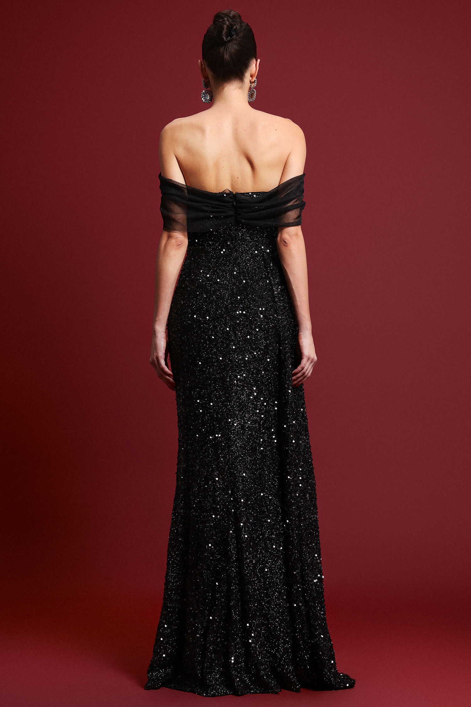 Elio Glamorous Contour Off Shoulder Sequin Maxi Dress