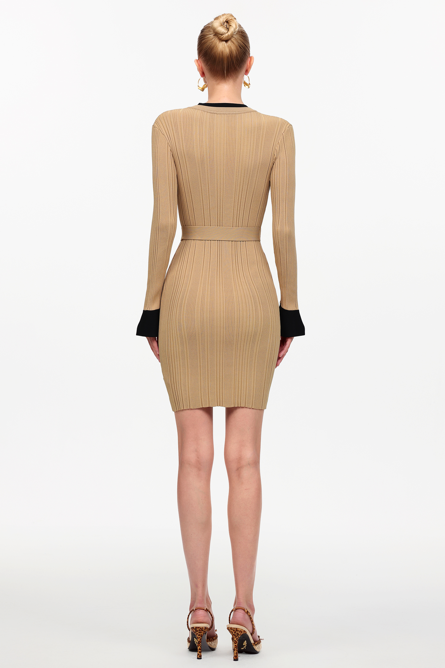 Silila Elegant Contour Round Neck Long Sleeve Knit Mini Dress