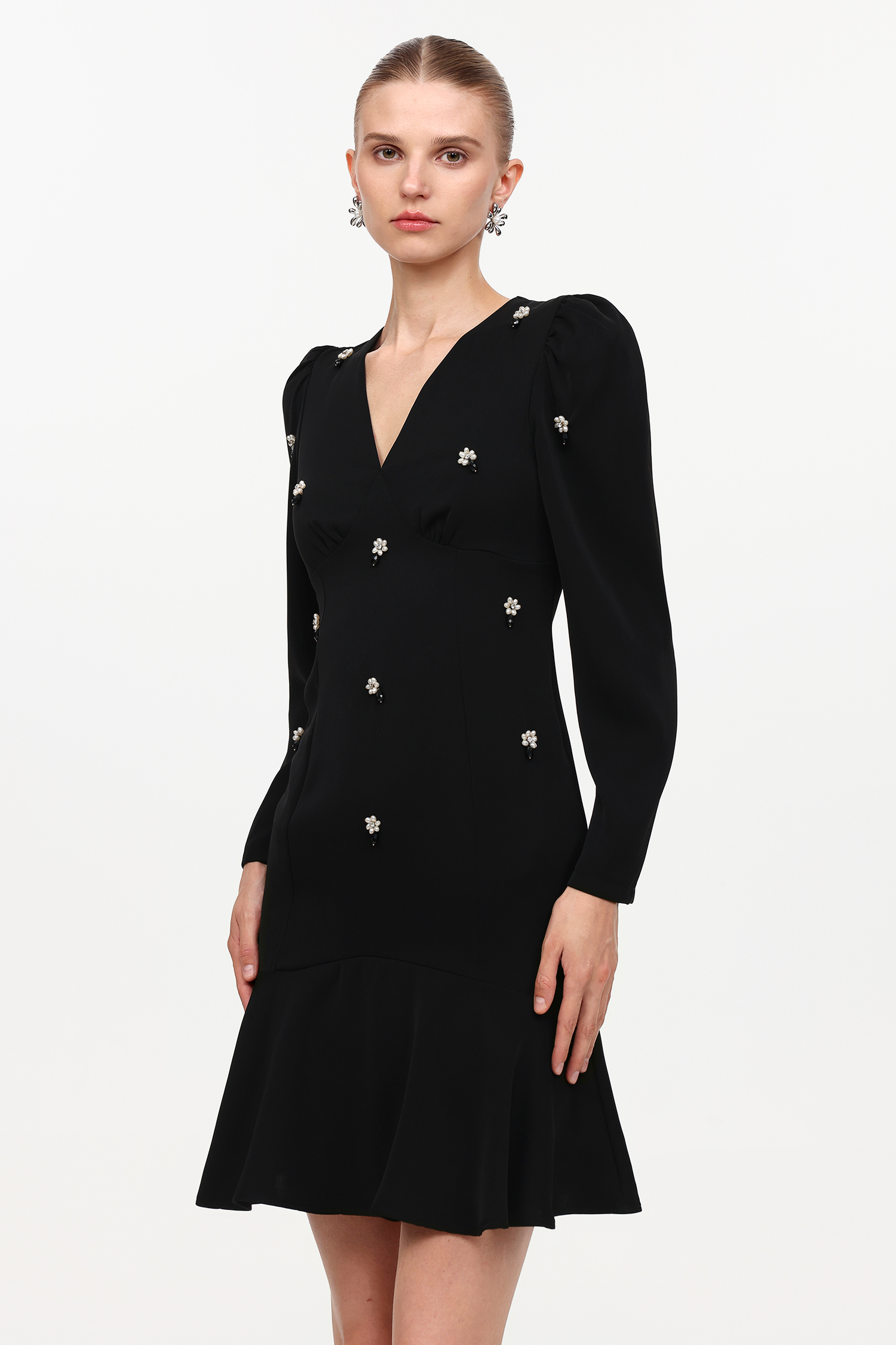 Jiusi Elegant Cinched Waist V-Neck Long Sleeve Beaded Woven Mini Dress