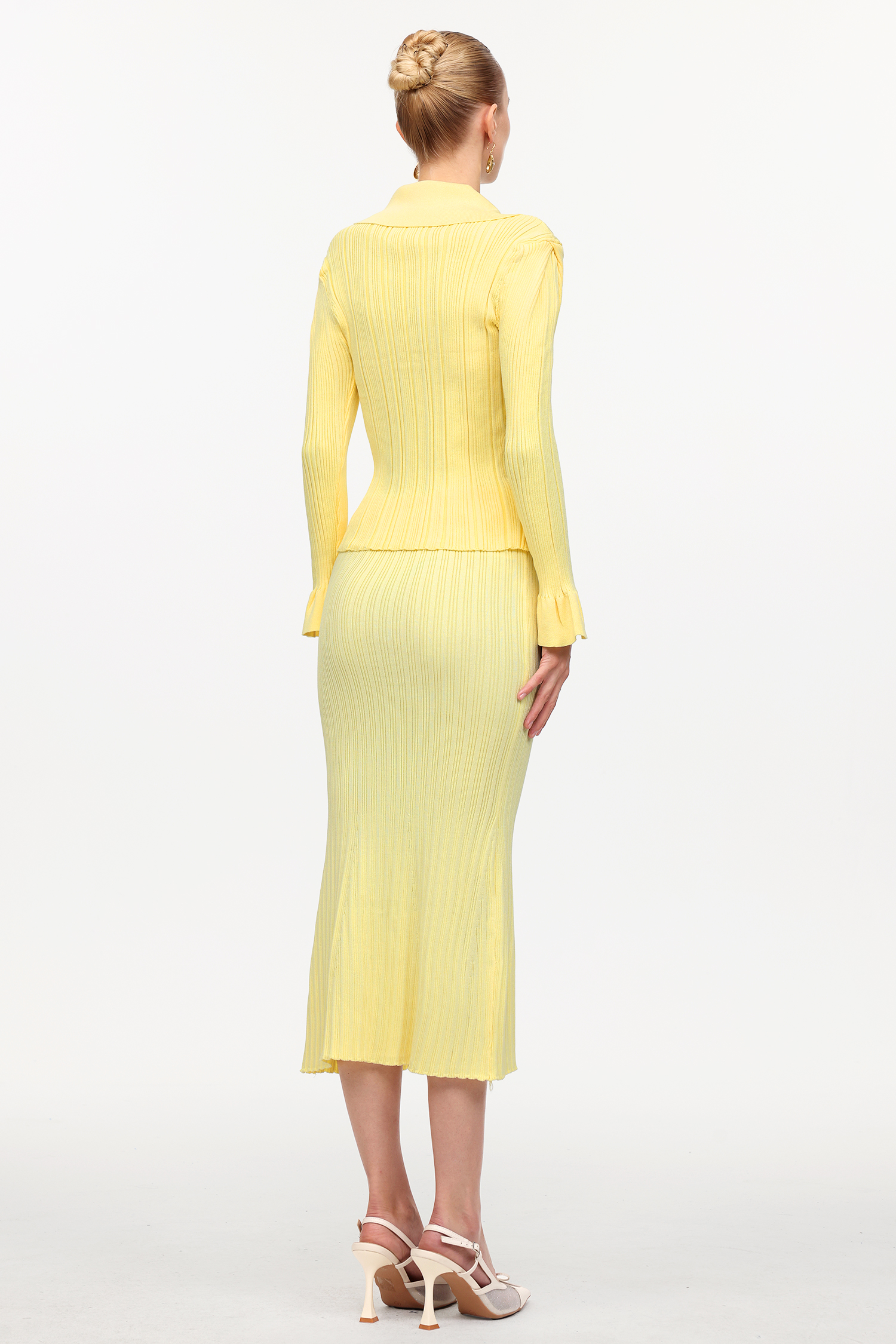 Sarai Elegant Contour Long Sleeve Falbala Knit Top And Skirt Two-Piece Set
