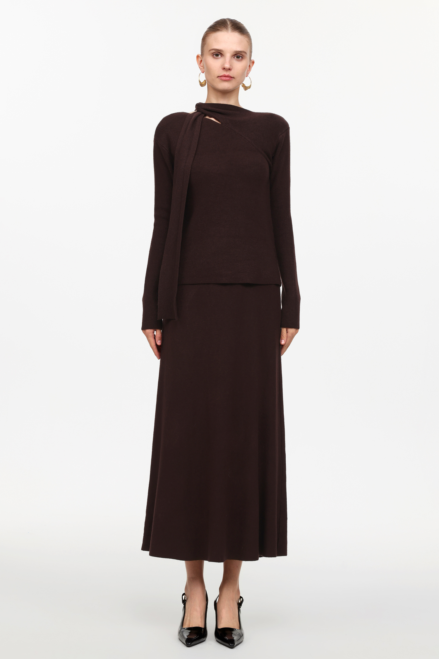 Lelia Elegant Contour Long Sleeve Knot Knit Top And Skirt Two-Piece Set