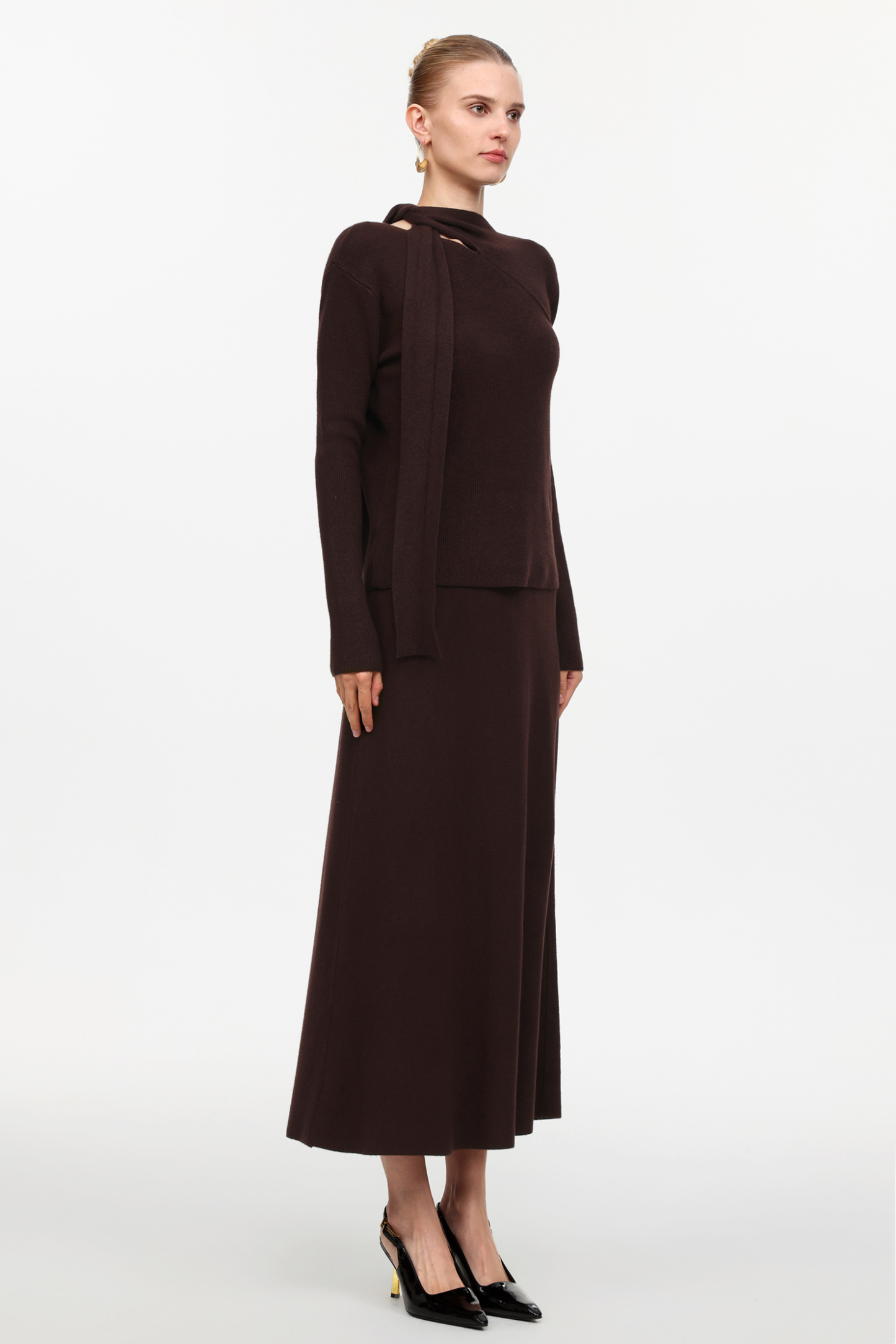 Lelia Elegant Contour Long Sleeve Knot Knit Top And Skirt Two-Piece Set