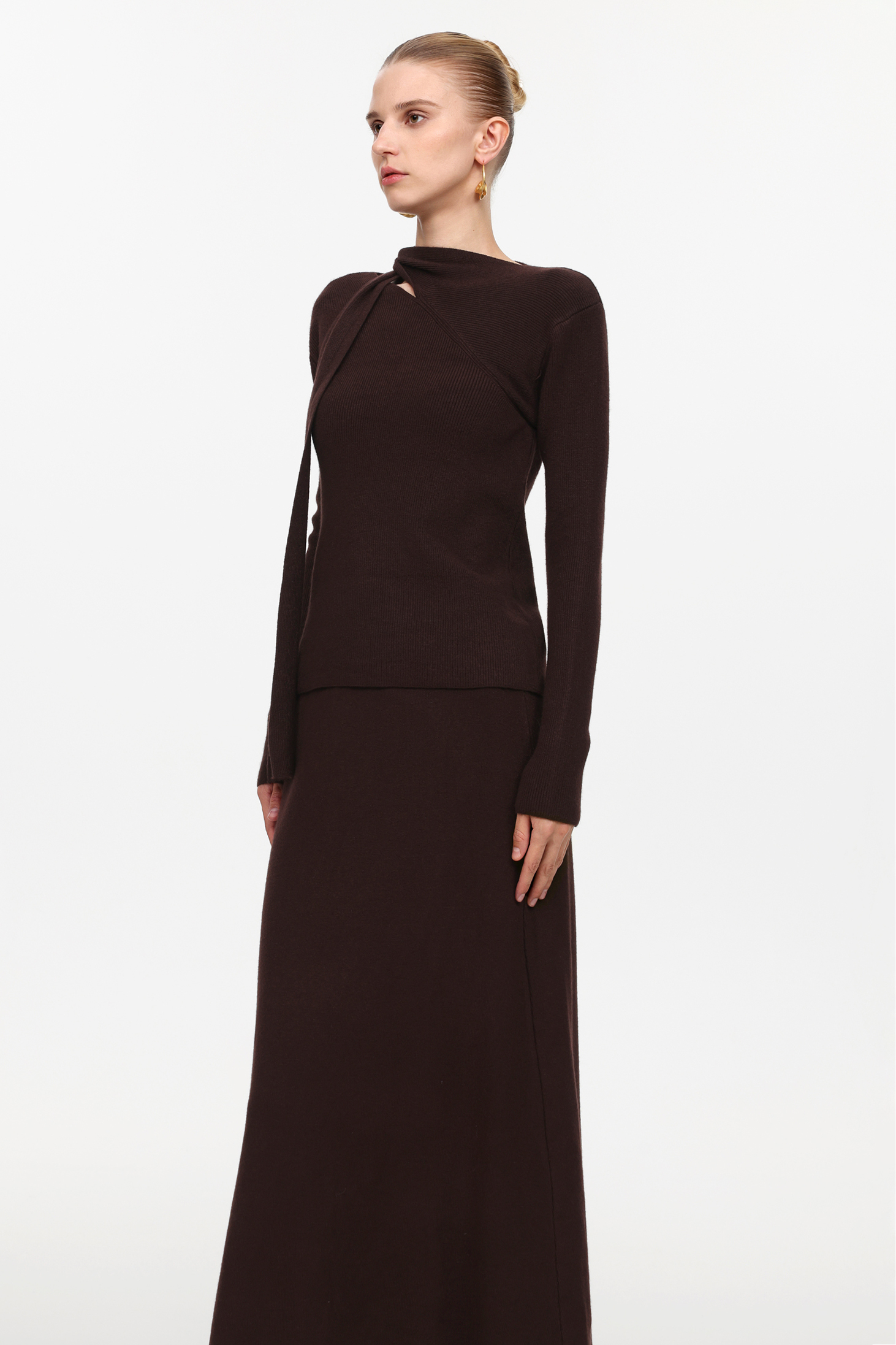 Lelia Elegant Contour Long Sleeve Knot Knit Top And Skirt Two-Piece Set