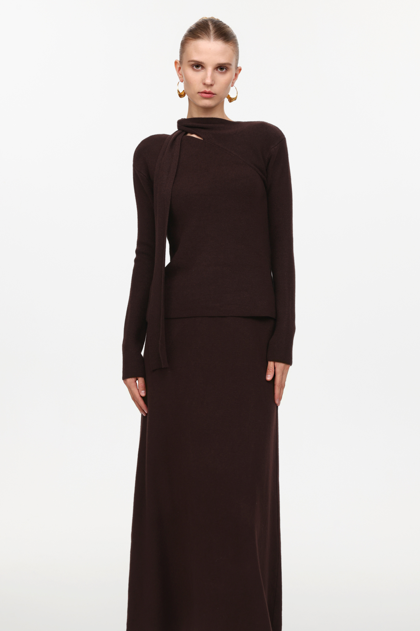 Lelia Elegant Contour Long Sleeve Knot Knit Top And Skirt Two-Piece Set