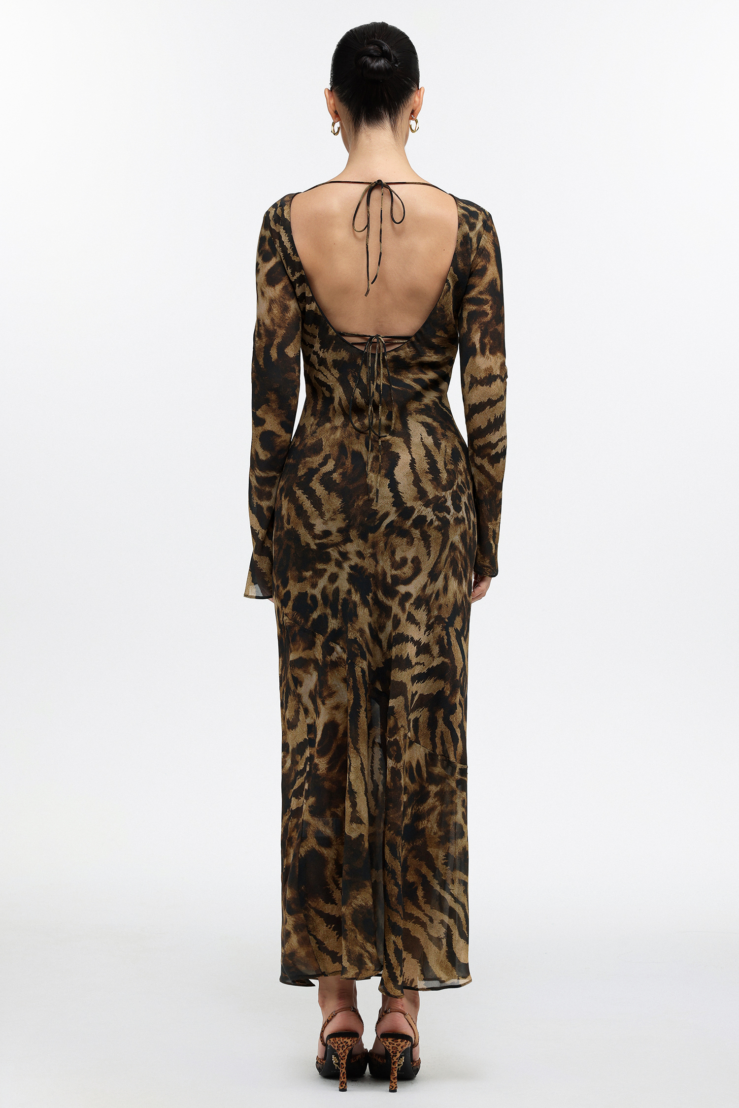 Valery Chic Flowy Long Sleeve Leopard Print Maxi Dress