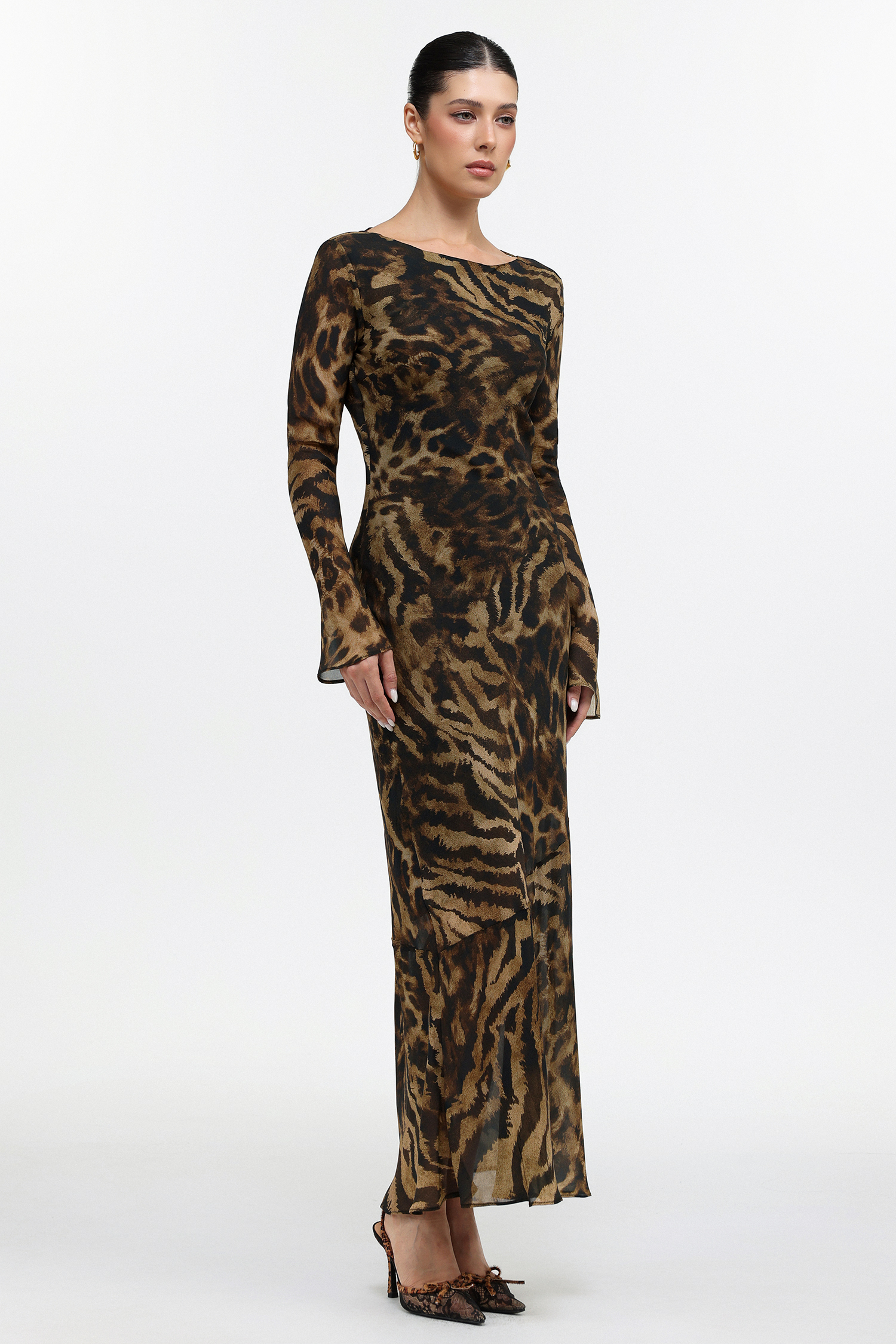 Valery Chic Flowy Long Sleeve Leopard Print Maxi Dress