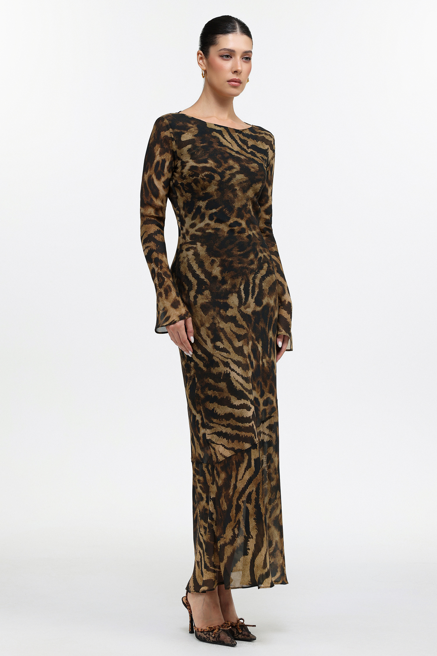 Valery Chic Flowy Long Sleeve Leopard Print Maxi Dress