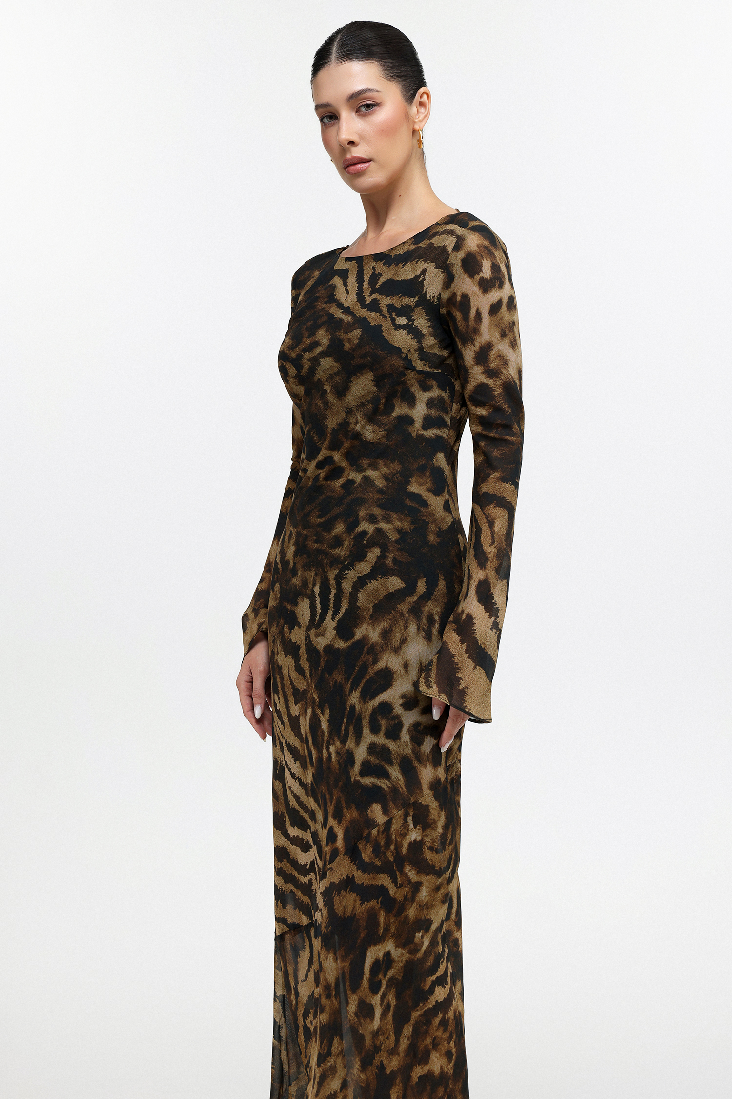 Valery Chic Flowy Long Sleeve Leopard Print Maxi Dress