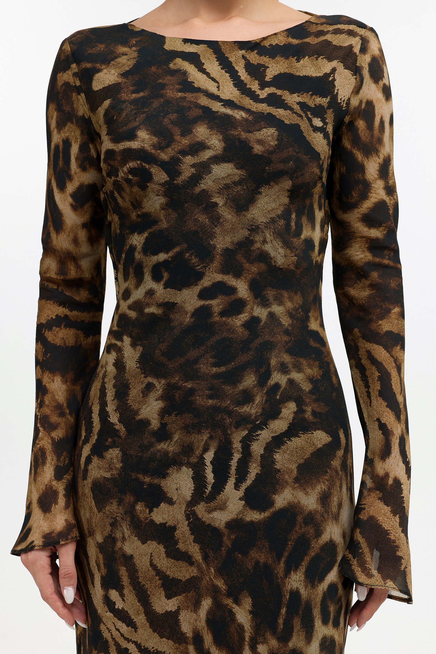 Valery Chic Flowy Long Sleeve Leopard Print Maxi Dress