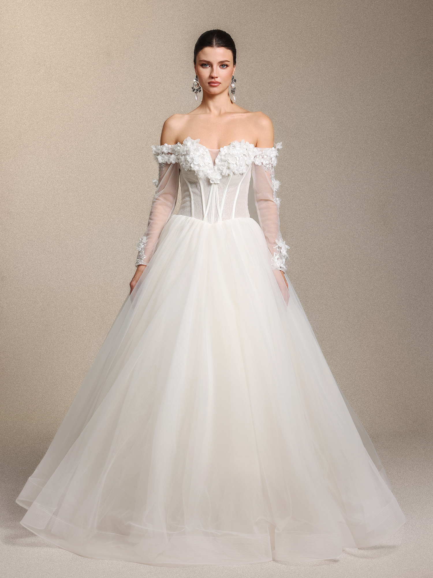 Weirdo Vintage Elegant Strapless Cinched Waist Floral Applique Lace White Tulle Princess Wedding Gown