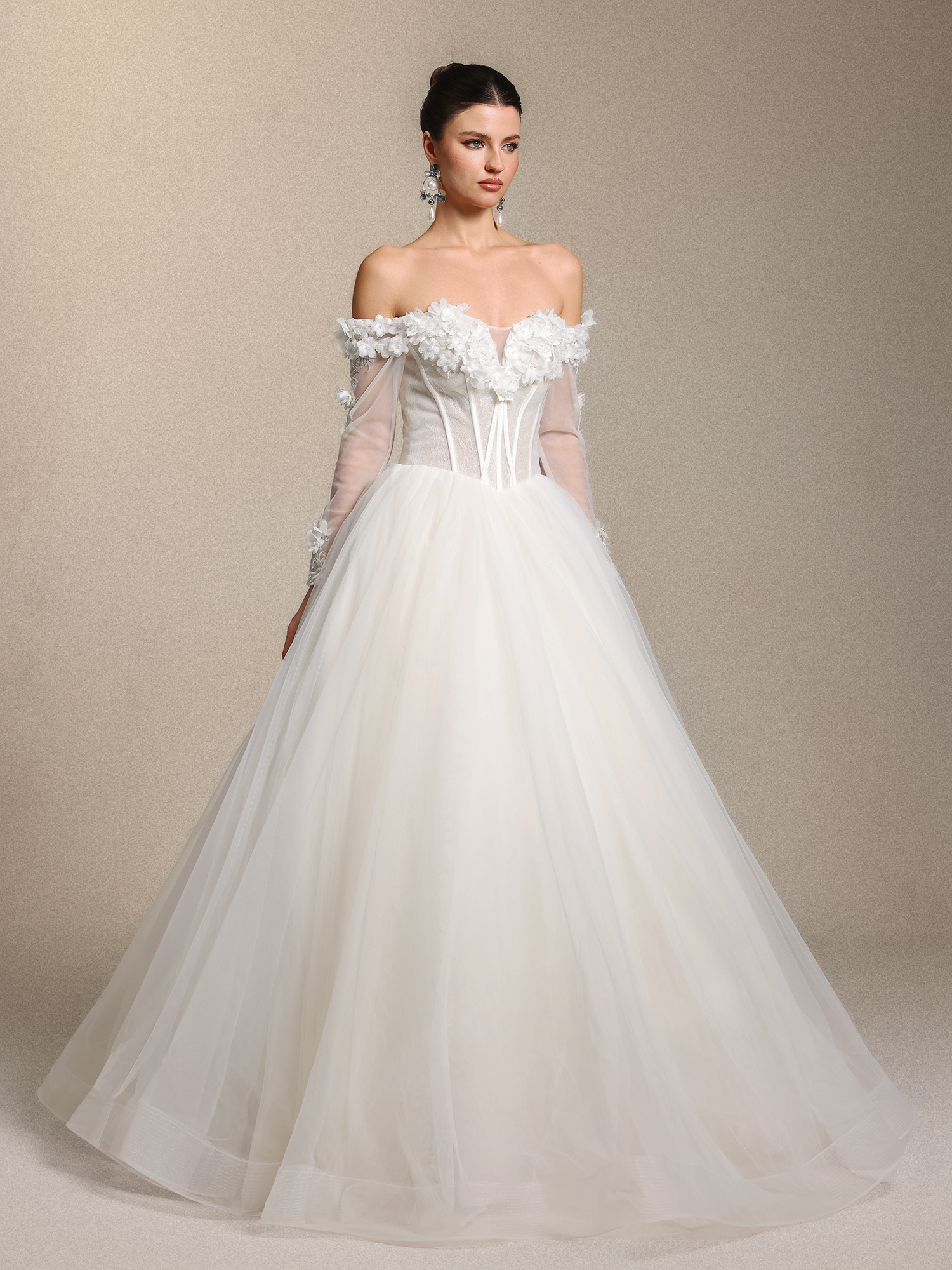 Weirdo Vintage Elegant Strapless Cinched Waist Floral Applique Lace White Tulle Princess Wedding Gown