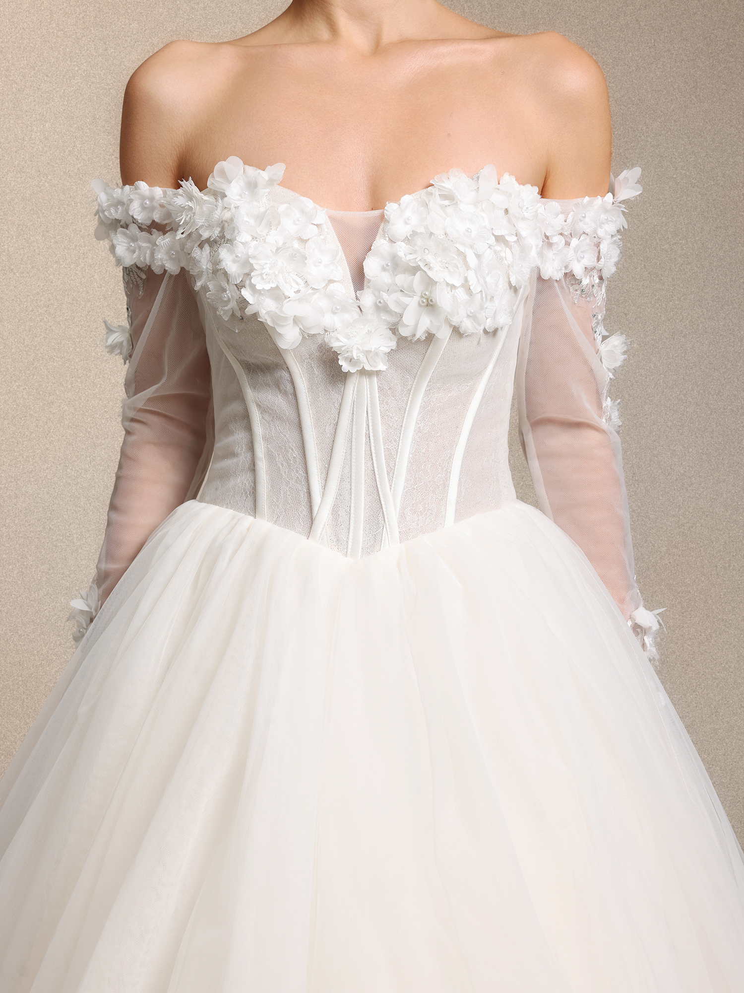 Weirdo Vintage Elegant Strapless Cinched Waist Floral Applique Lace White Tulle Princess Wedding Gown