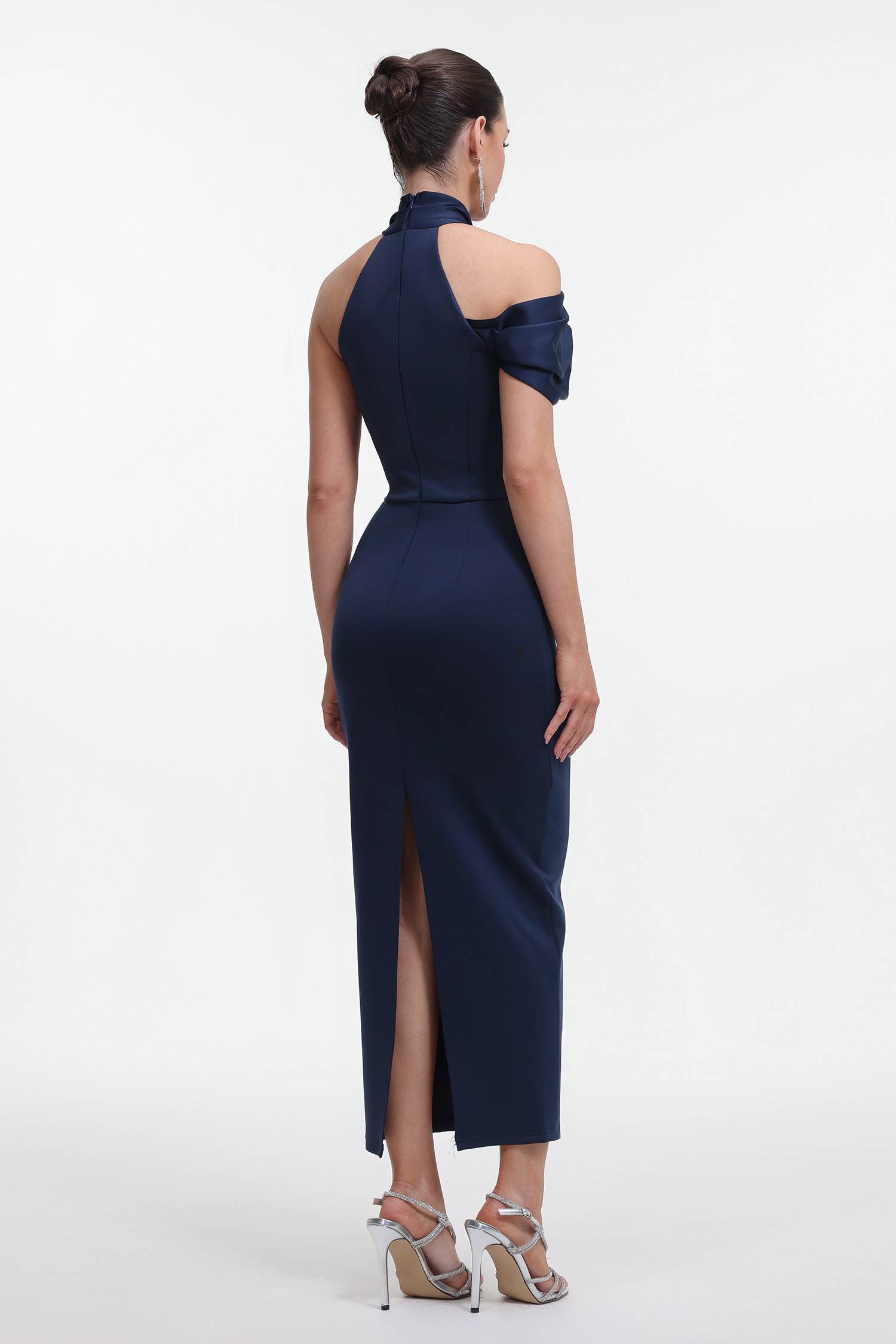 Elegant Contour Halter Neck Bow Maxi Dress