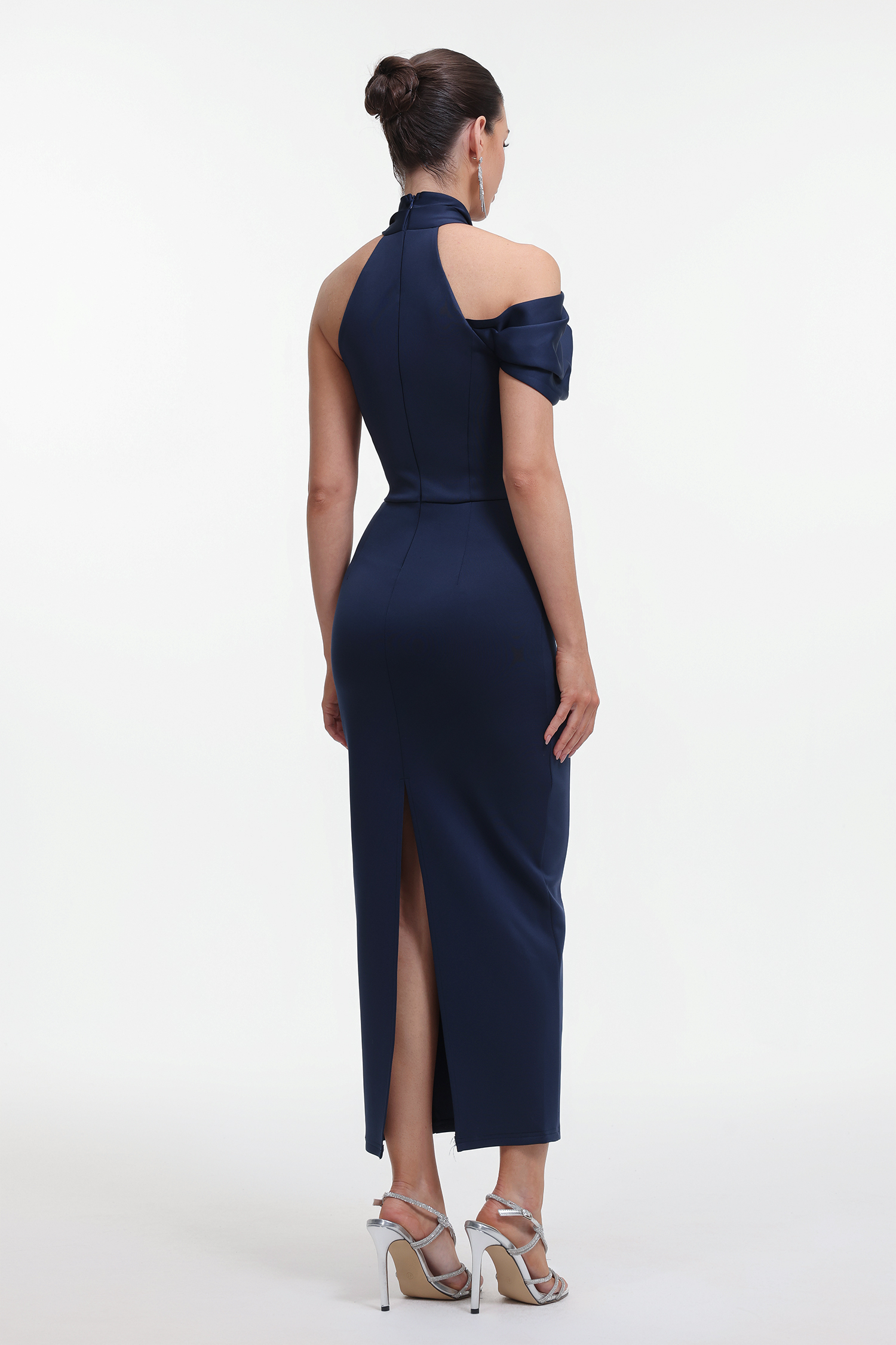 Elegant Contour Halter Neck Bow Maxi Dress