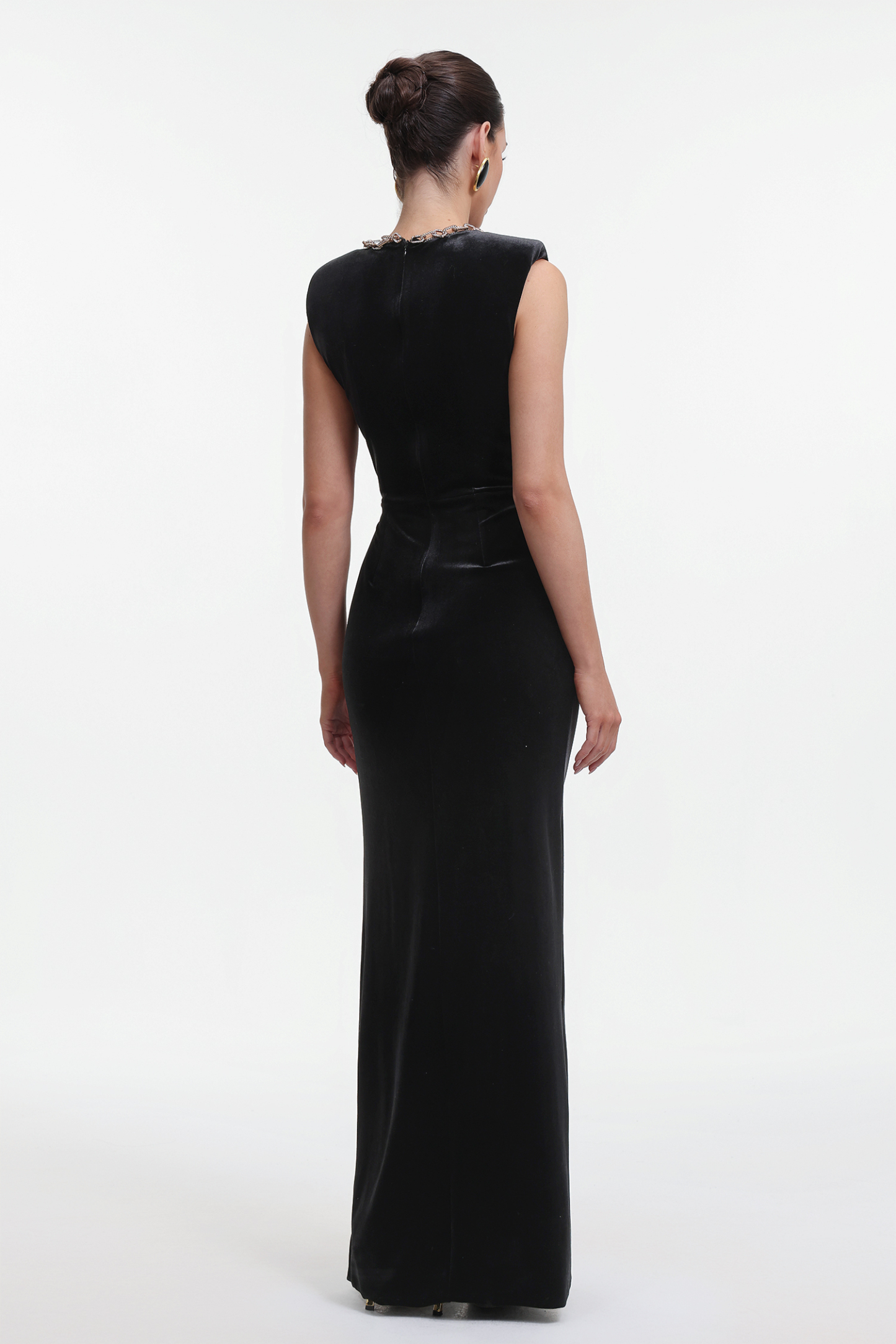 Trinvilla Chic Contour Sleeveless Cut Out Metal Chain Velvet Maxi Dress