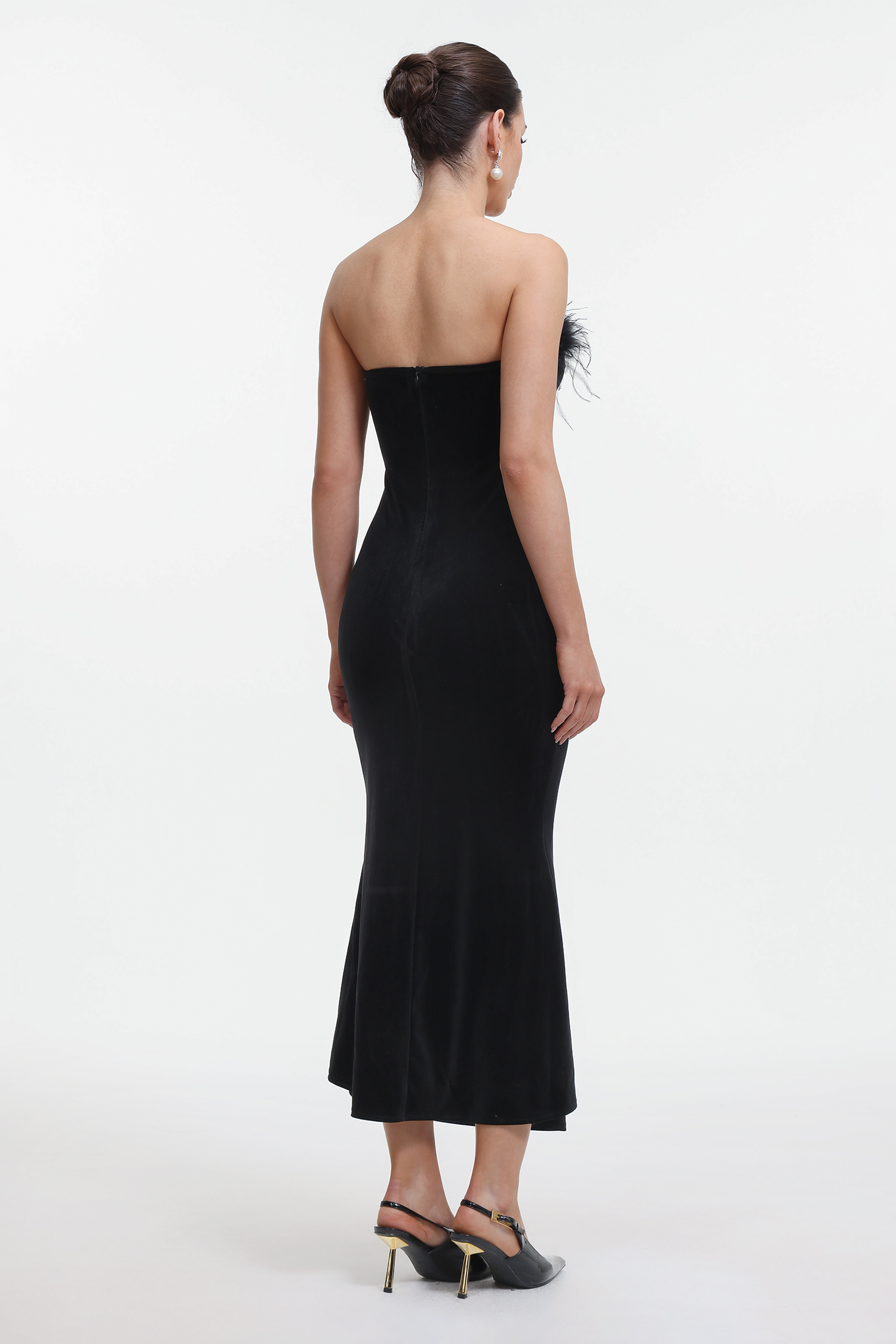 Fala Glamorous Contour Strapless Ruched Feather Velvet Black Maxi Dress