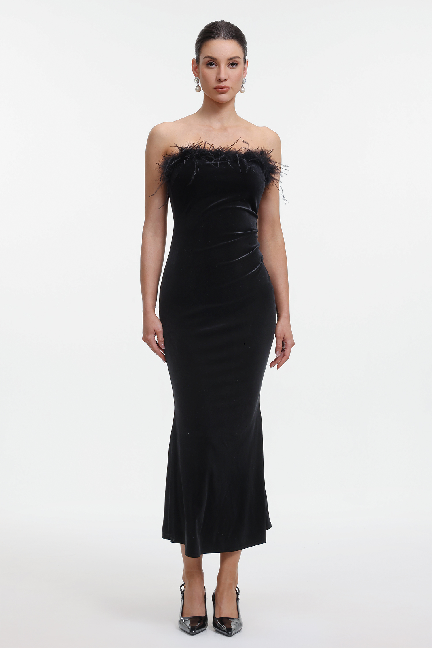 Fala Glamorous Contour Strapless Ruched Feather Velvet Black Maxi Dress