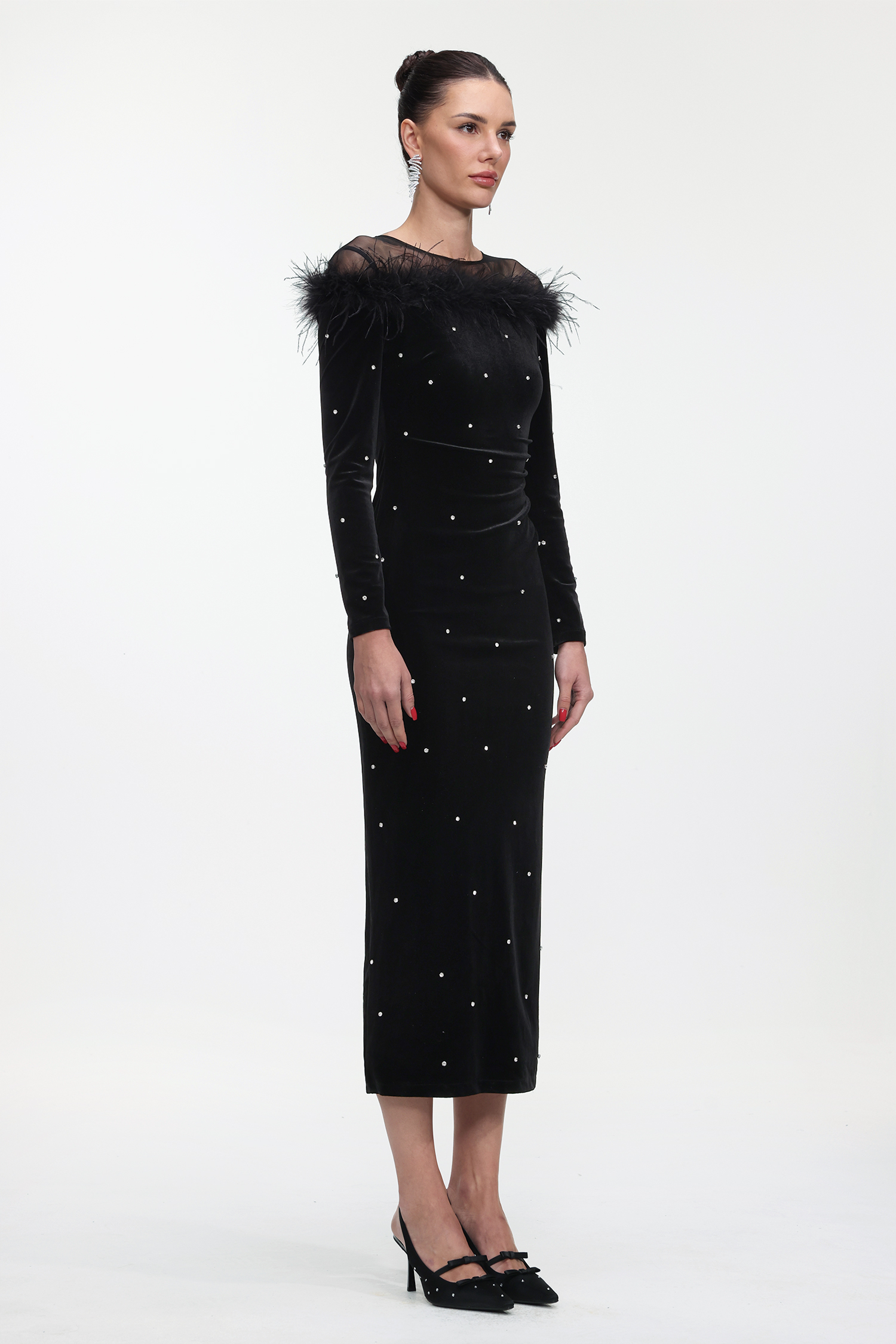 Yamaly Glamorous Contour Long Sleeve Crystal Feather Velvet Maxi Dress