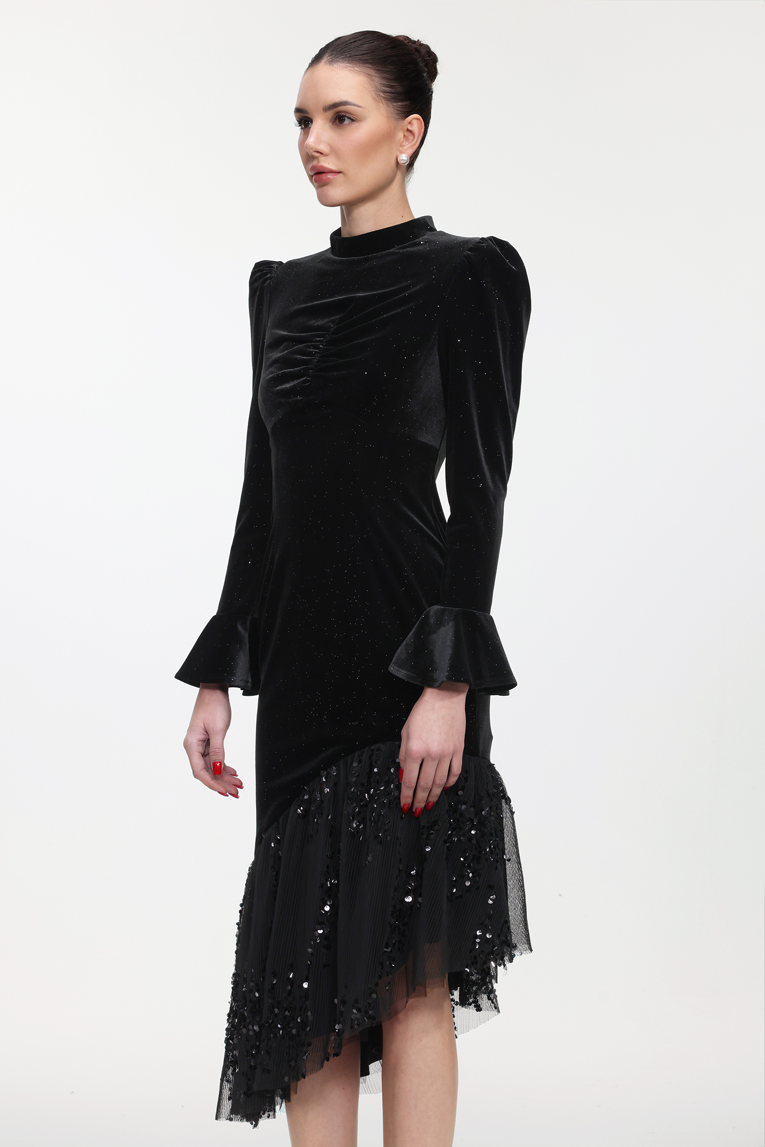 Huresa Glamorous Contour Long Sleeve Crystal Velvet Maxi Dress