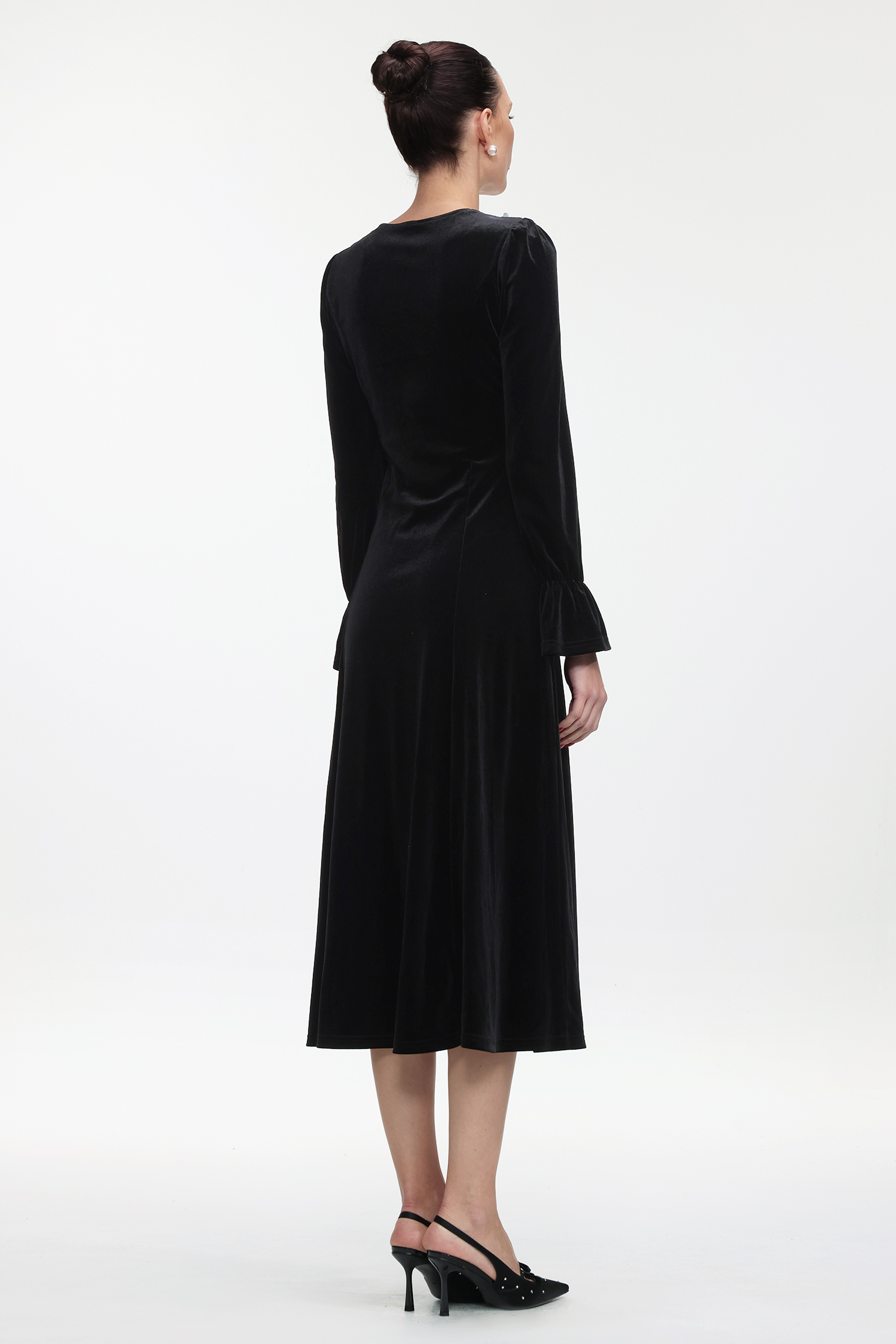 Daona Elegant Contour Long Sleeve Lace Trim Velvet Maxi Dress