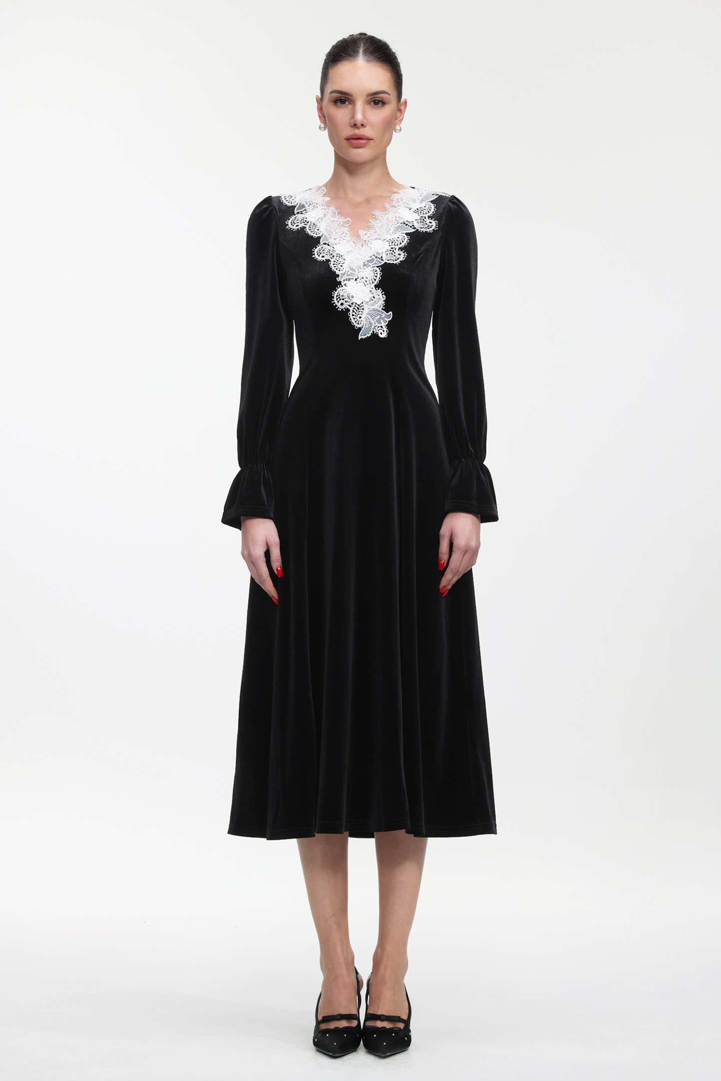 Daona Elegant Contour Long Sleeve Lace Trim Velvet Maxi Dress