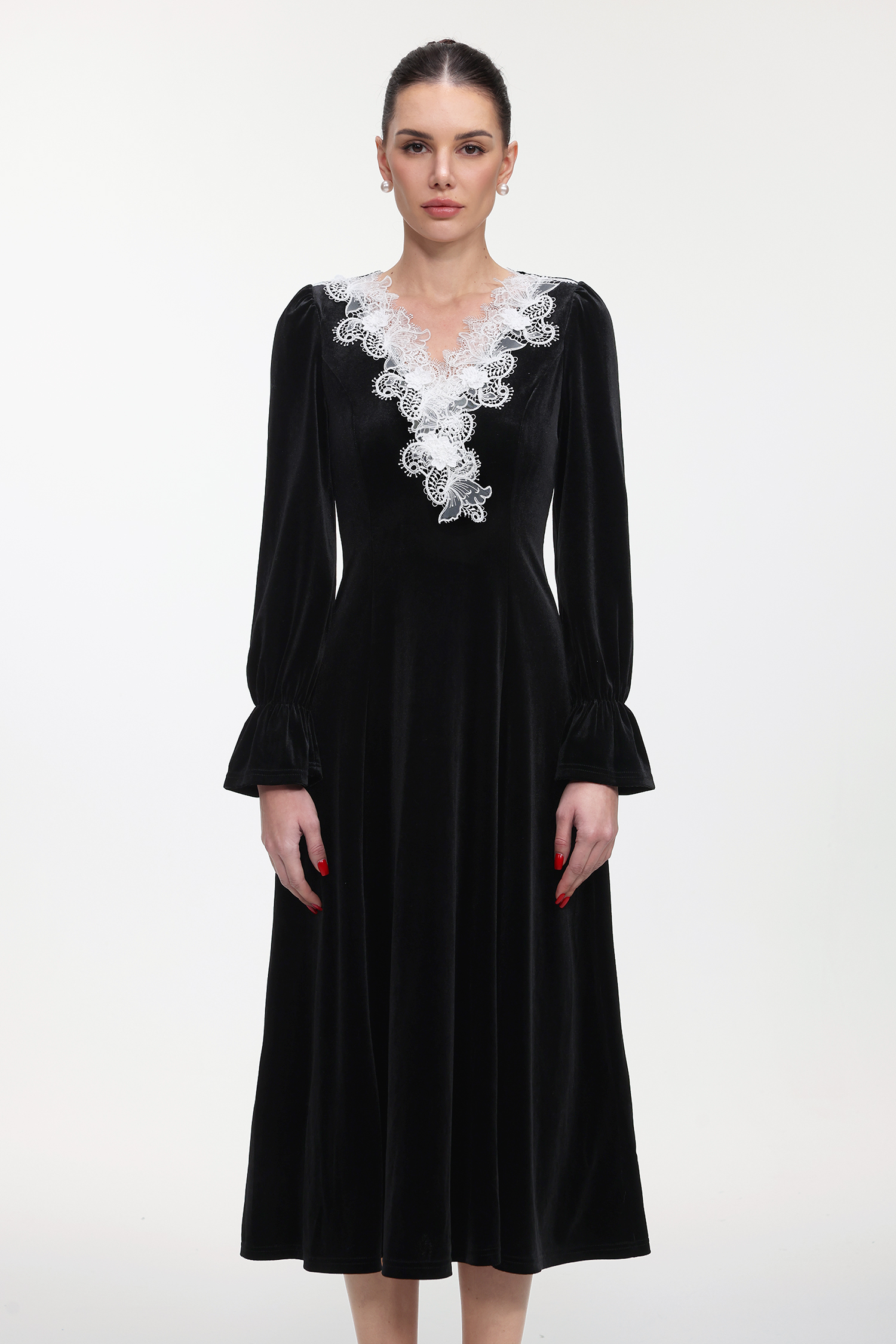 Daona Elegant Contour Long Sleeve Lace Trim Velvet Maxi Dress