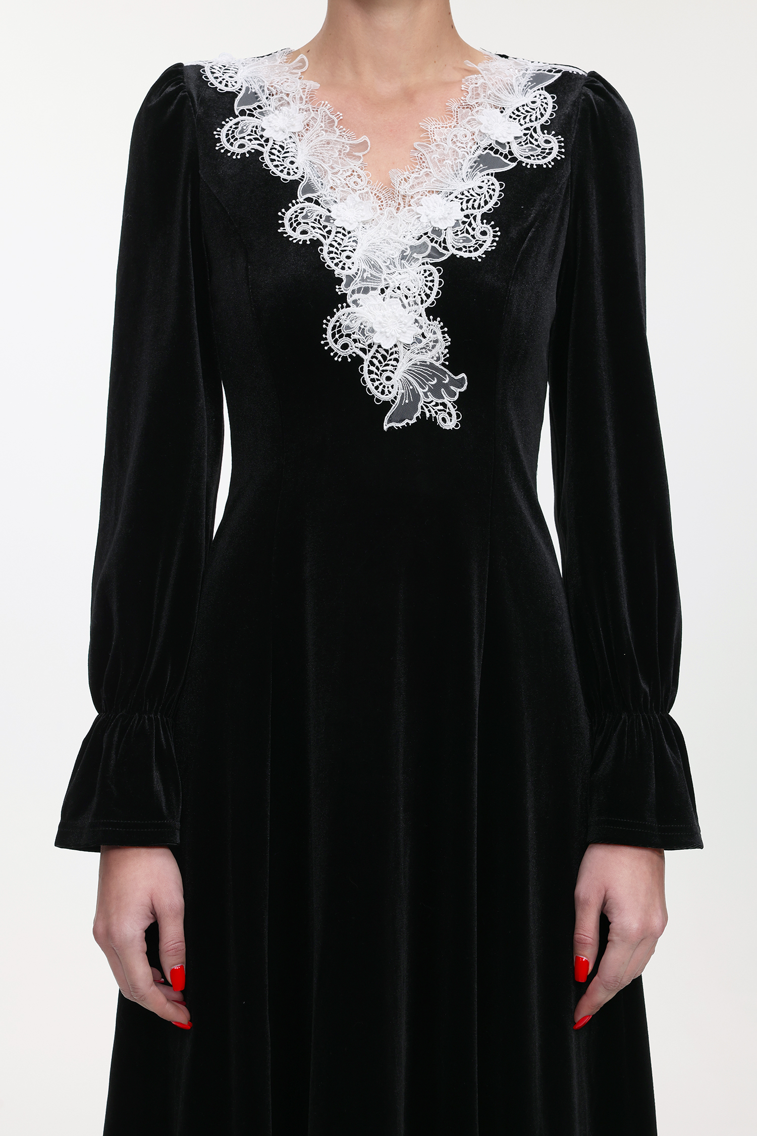 Daona Elegant Contour Long Sleeve Lace Trim Velvet Maxi Dress