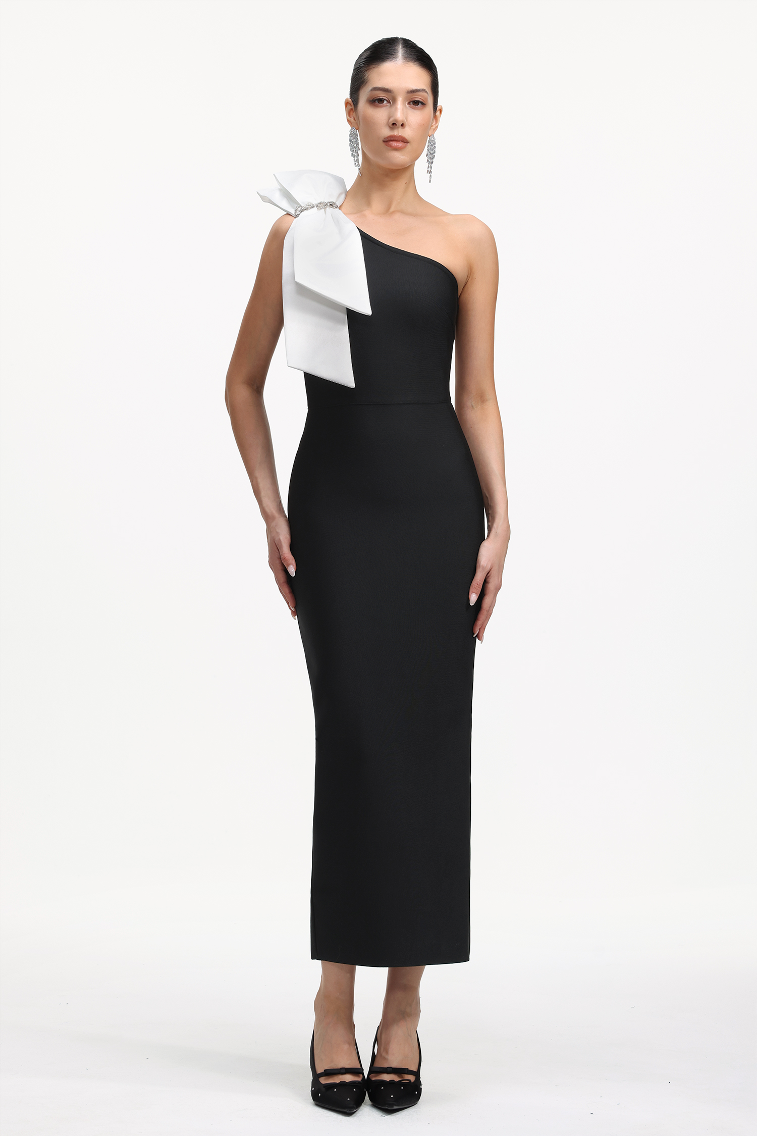 Yamaly Classic Contour One Shoulder Bow Bandage Maxi Dress