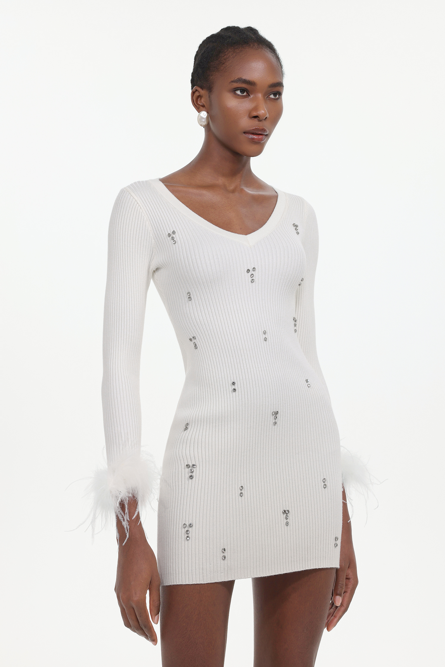 Moua Elegant Contour Long Sleeve Rhinestone Feather Knit White Mini Dress