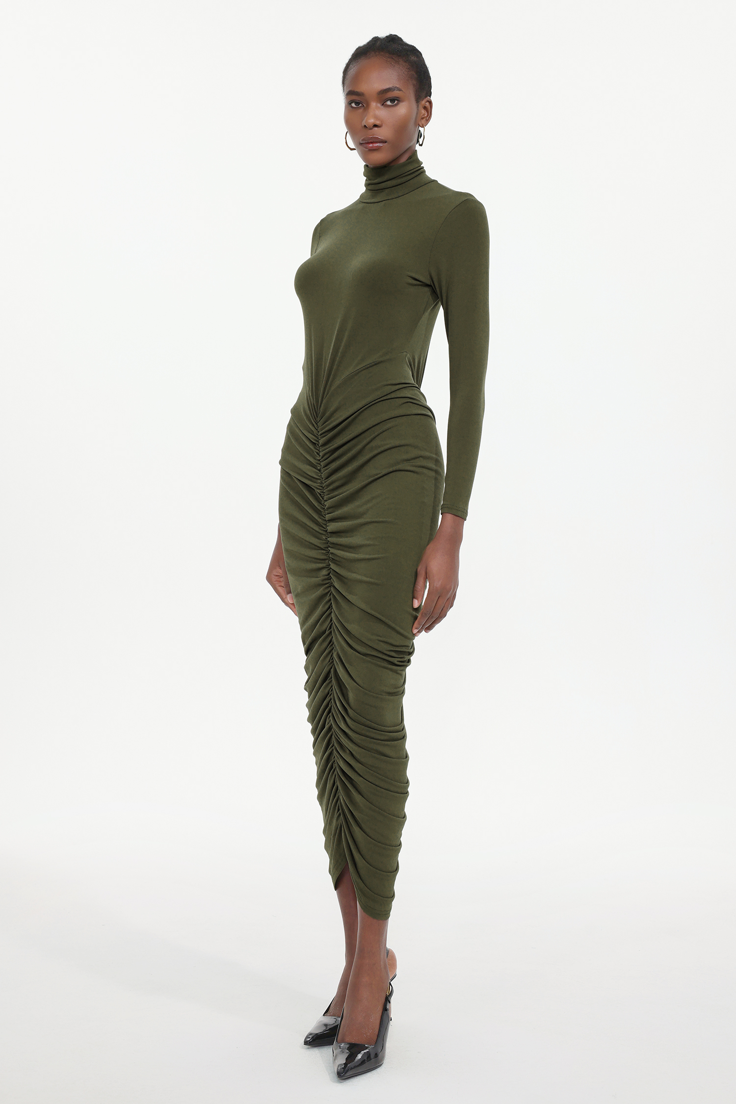 Tesare Elegant Contour Long Sleeve Ruched Knit Maxi Dress