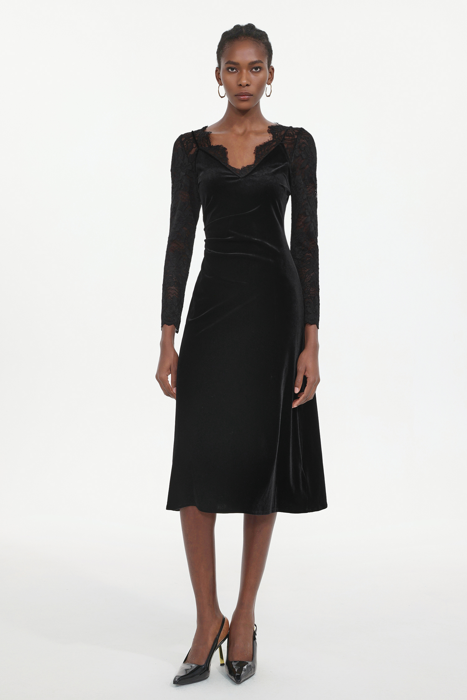 Gianna Elegant Contour Long Sleeve Lace Velvet Maxi Dress