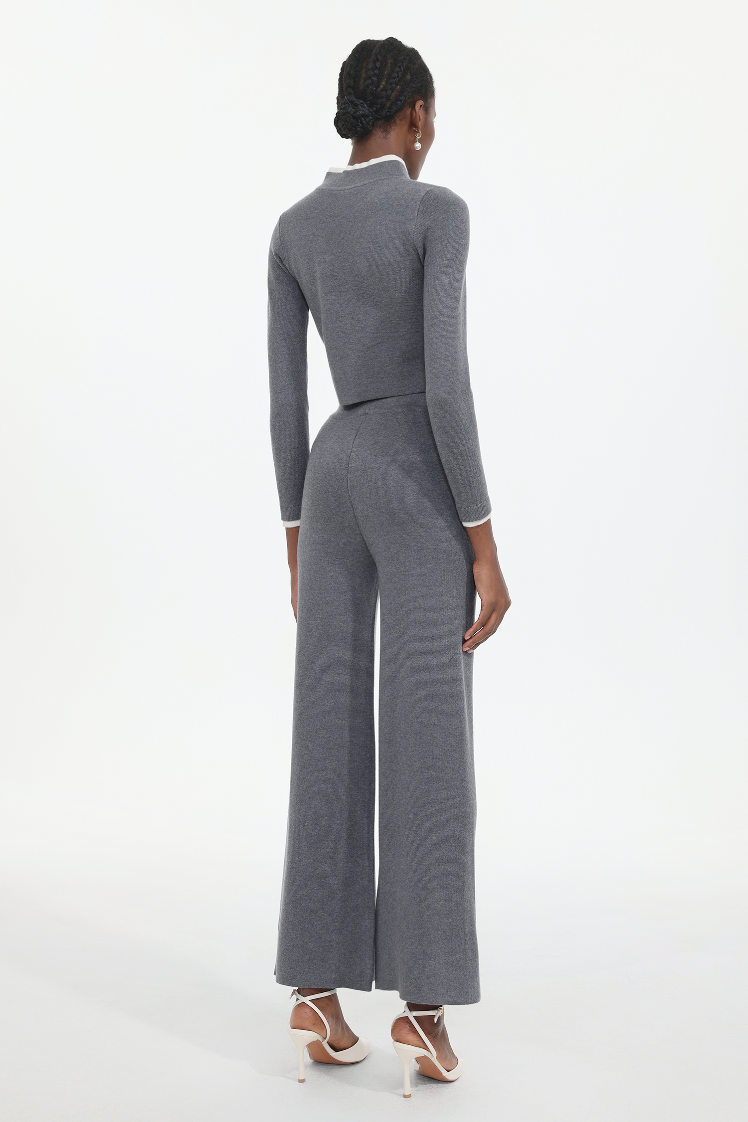 Margue Elegant Contour Long Sleeve Floral Knit Top