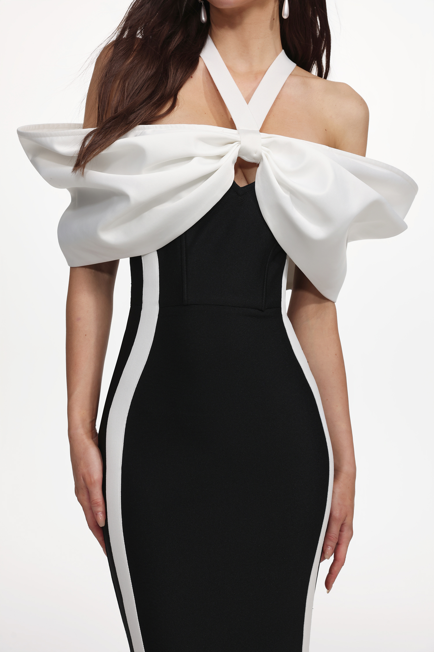 Elegant Contour Halter Bow Contrast Bandage Maxi Dress