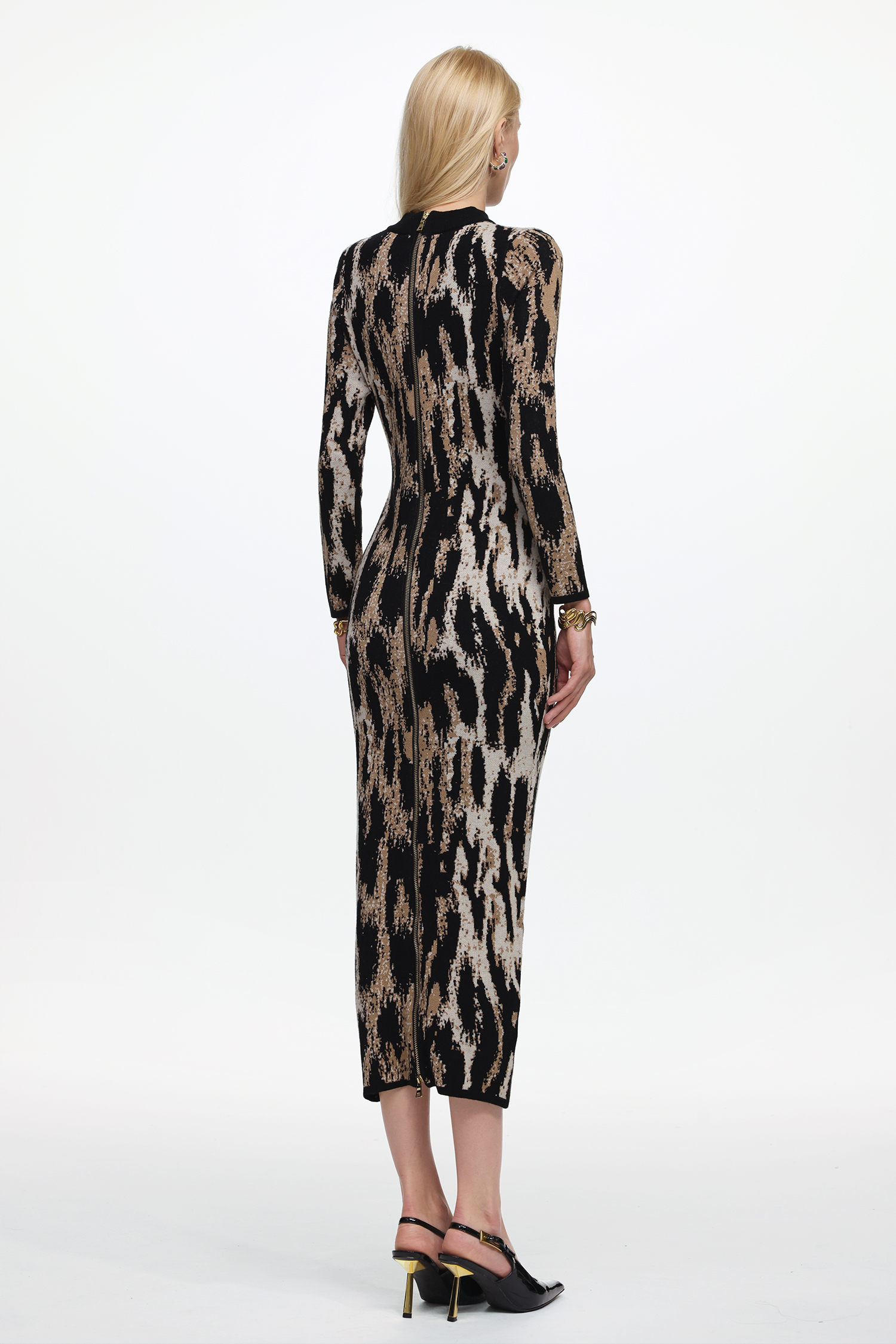 Jesmin Chic Contour Long Sleeve Abstract Print Knit Maxi Dress