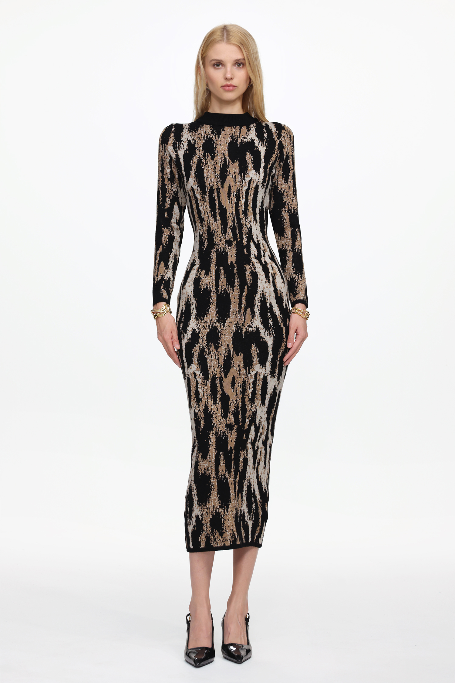 Jesmin Chic Contour Long Sleeve Abstract Print Knit Maxi Dress