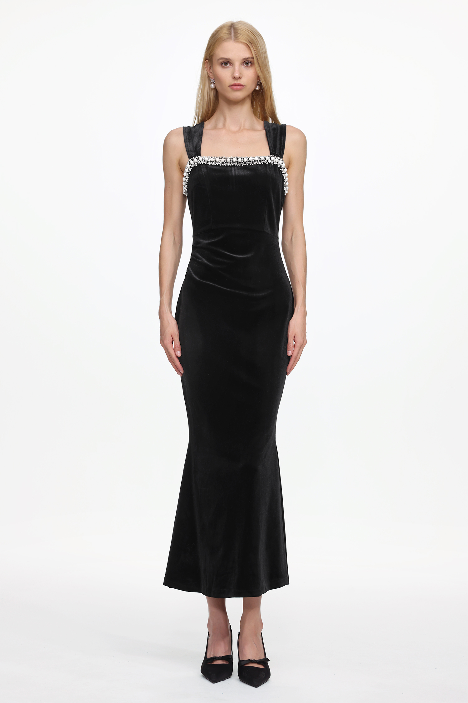 Iresa Elegant Contour Sleeveless Pearl Rhinestone Velvet Maxi Dress