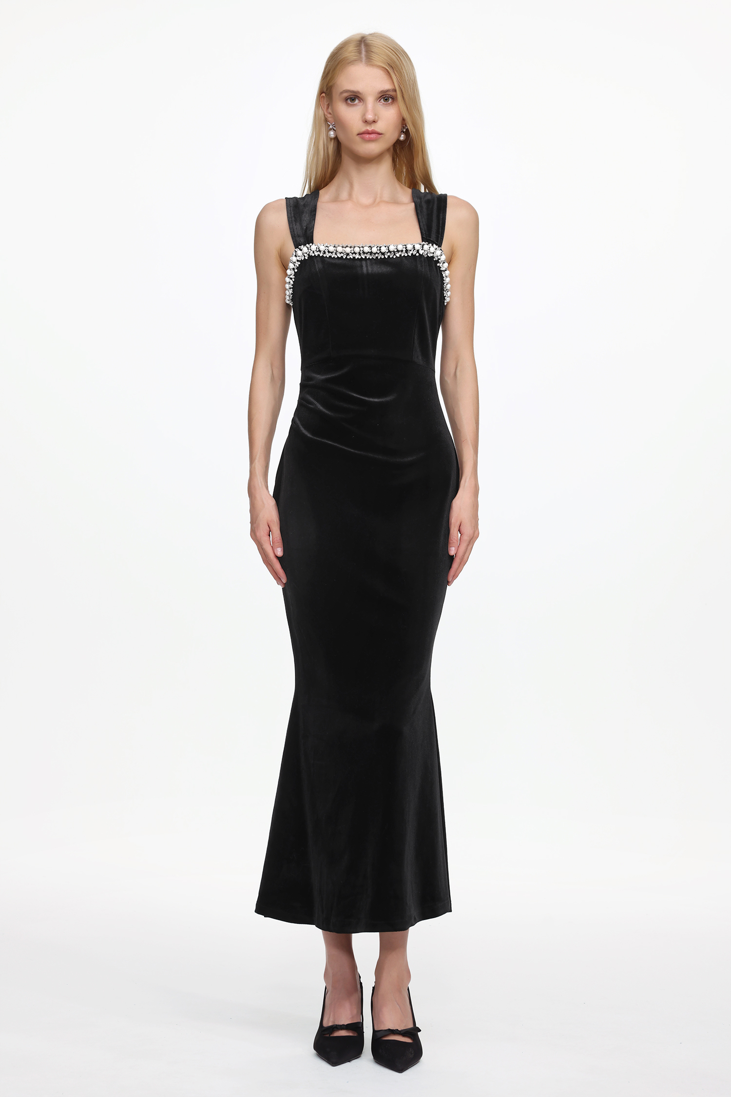 Iresa Elegant Contour Sleeveless Pearl Rhinestone Velvet Maxi Dress