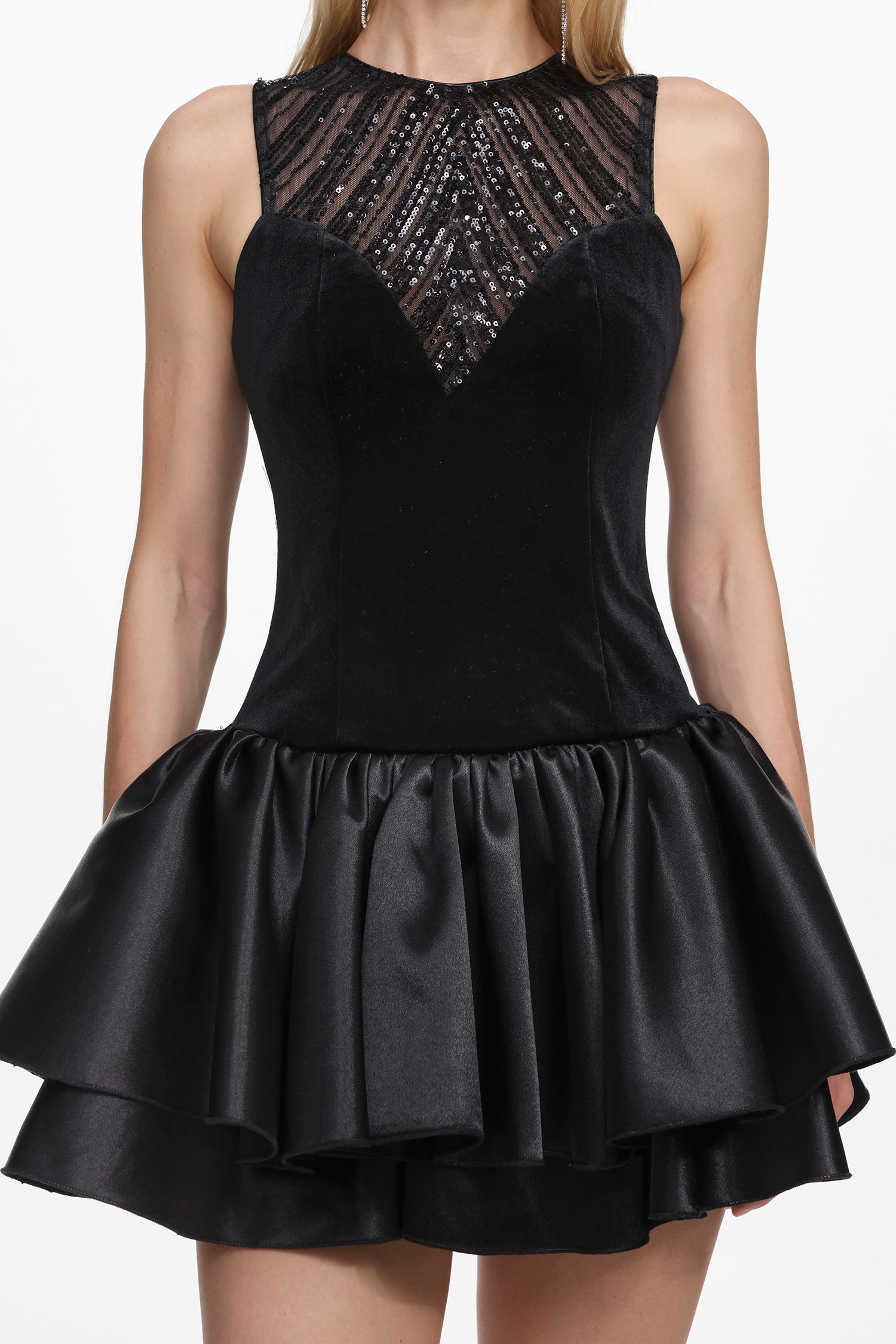 Sareza Chic Contour Deep V Sleeveless Sequin Mini Dress