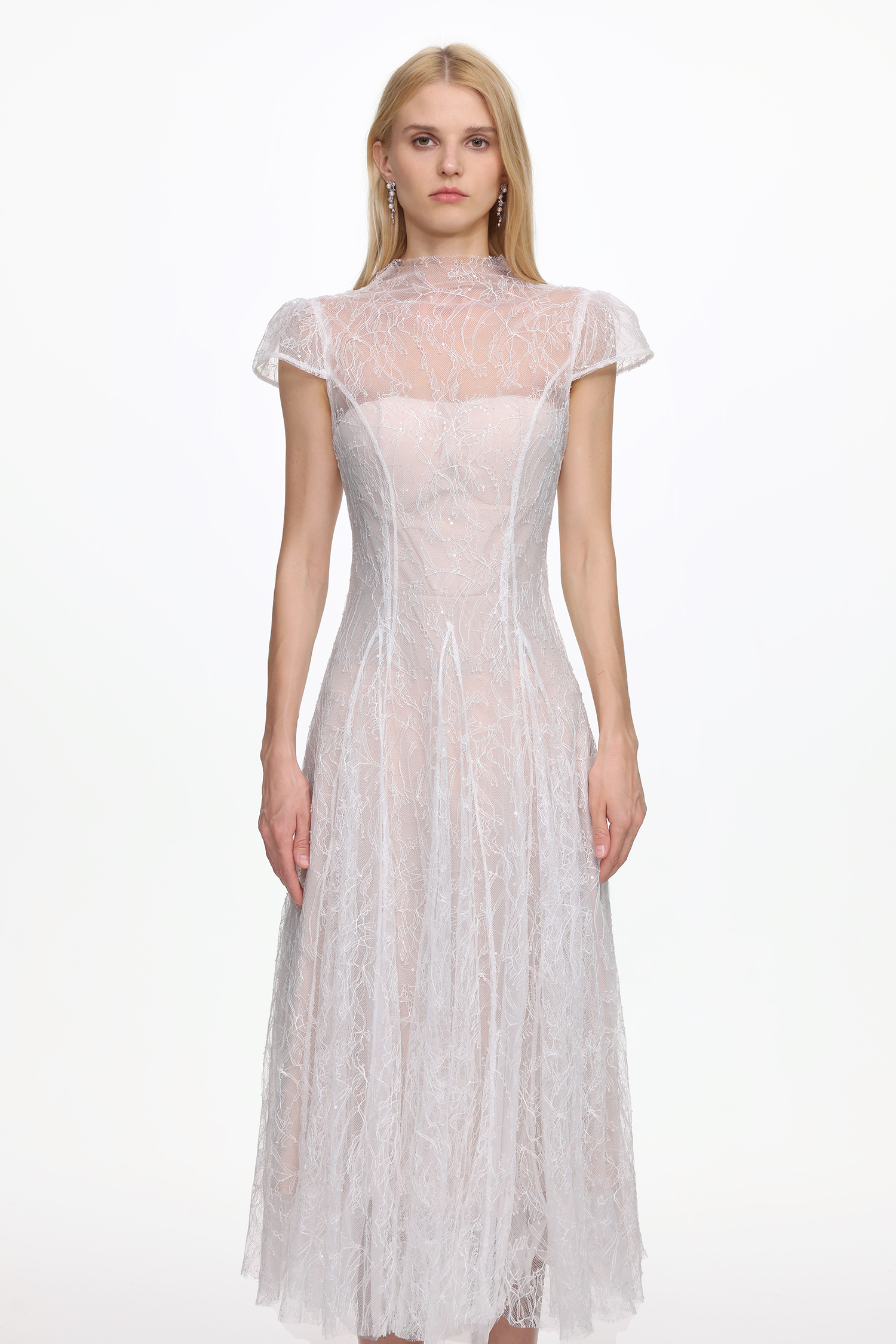 Riala Elegant Flowy Short Sleeve Lace Maxi Dress