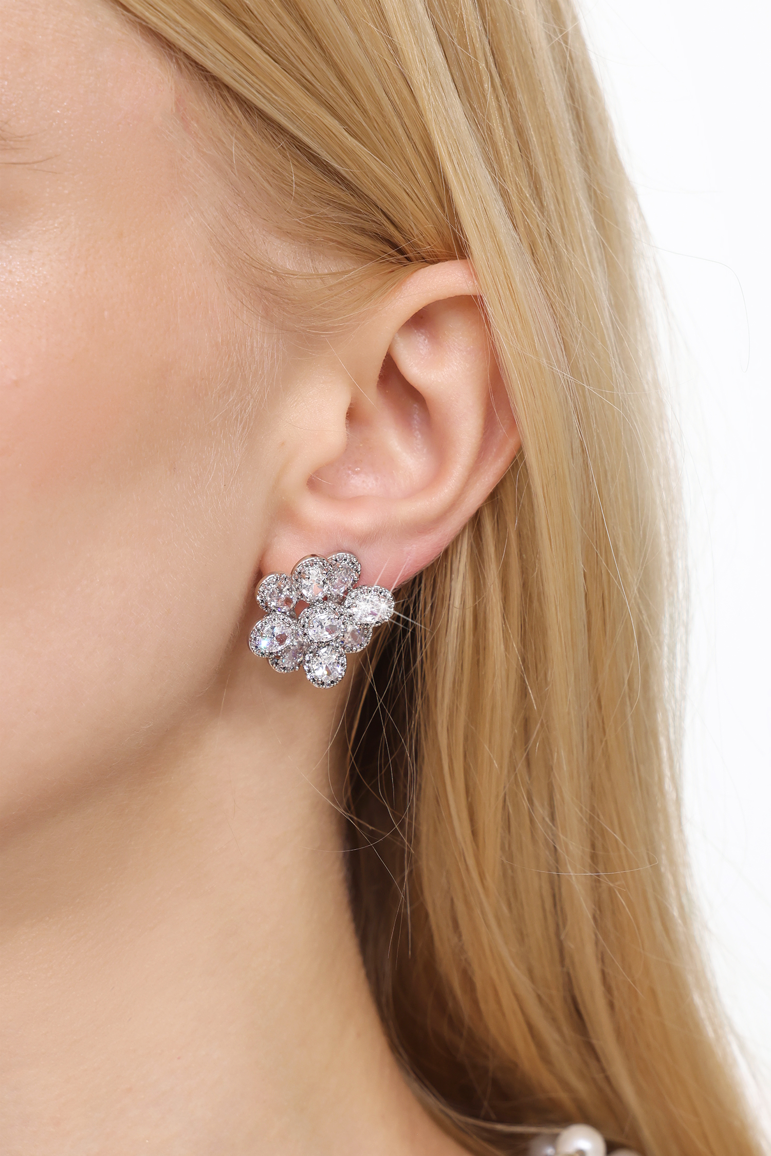 Drana Flower Diamond  Earrings