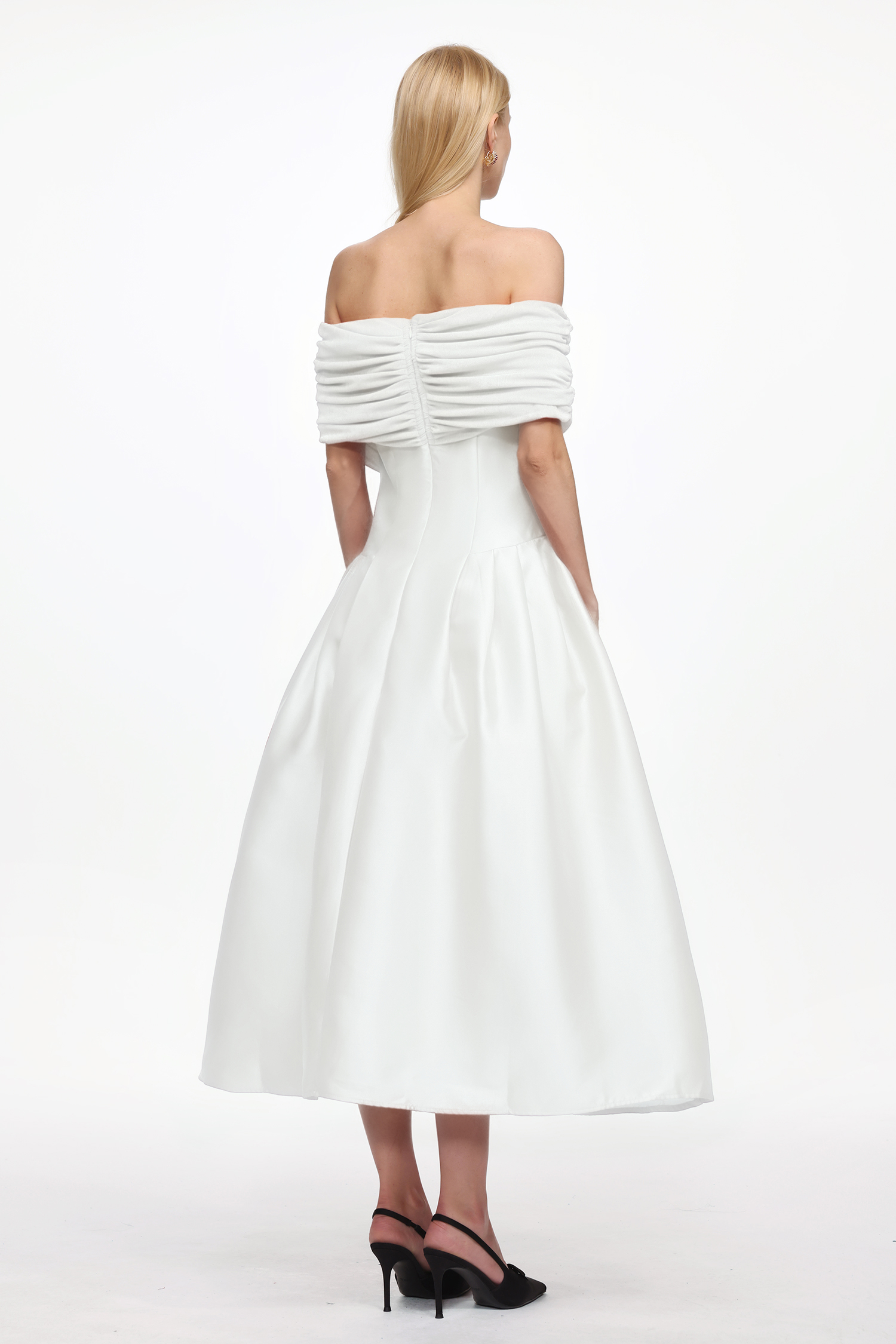 Lape Romantic Tailored Off Shoulder Ruched White Maxi Dress